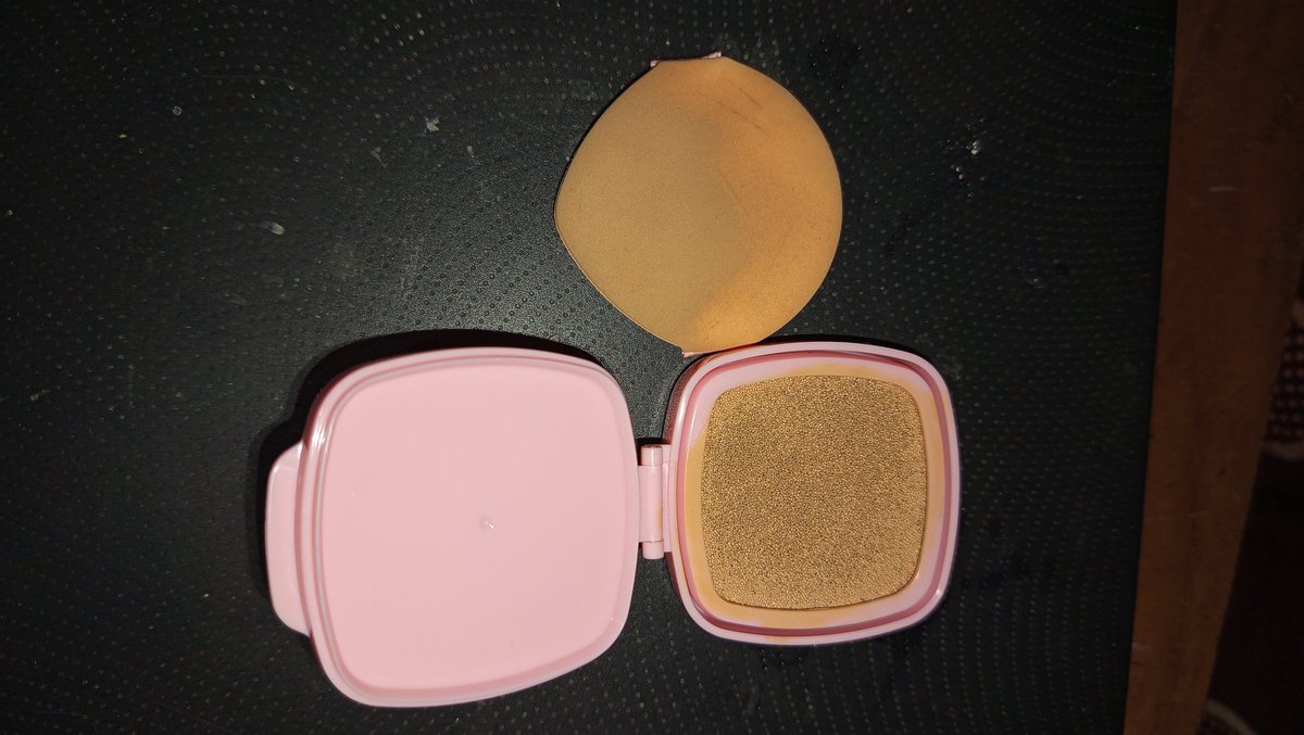 mbahkieso's tweet image. Dijual CUSHION REVIL G2G SHADE 04 GINGER.  Pemakaian 3-4x. Pembelian br d tgl 10. Jual Murah 40 rb aja 
Alasan dijual: Salah shade 
Dom: Kab. Kediri
Pengiriman manual ❌ shopee. Ongkir jatim gratis (maks 15rb). 
#zonauang #jualcepat #cushion #g2g