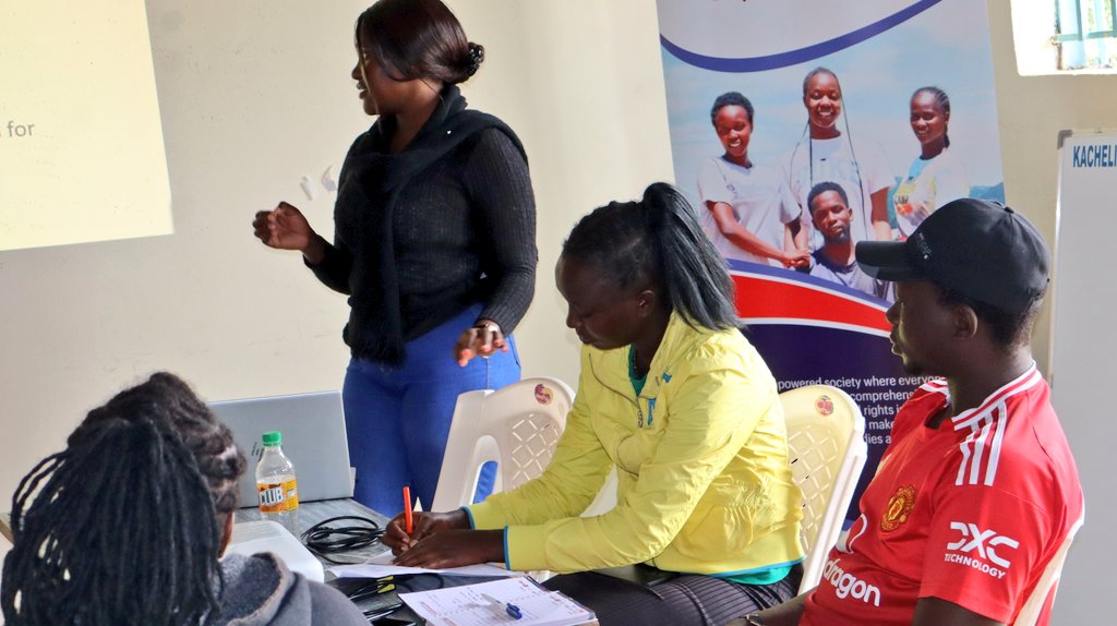 kayec_kacheliba's tweet photo. Today,we had productive day meeting our two vibrant baby groups(WIWI &amp; HomeFalcons)where young communities grow, learn &amp; lead. Proud to empower change through knowledge, support &amp; sustainable solutions. 
#CommunityDrivenChange #SRHR #MentalHealthAwareness #EndFGM #SGBVPrevention https://t.co/ifKOYzRqvu