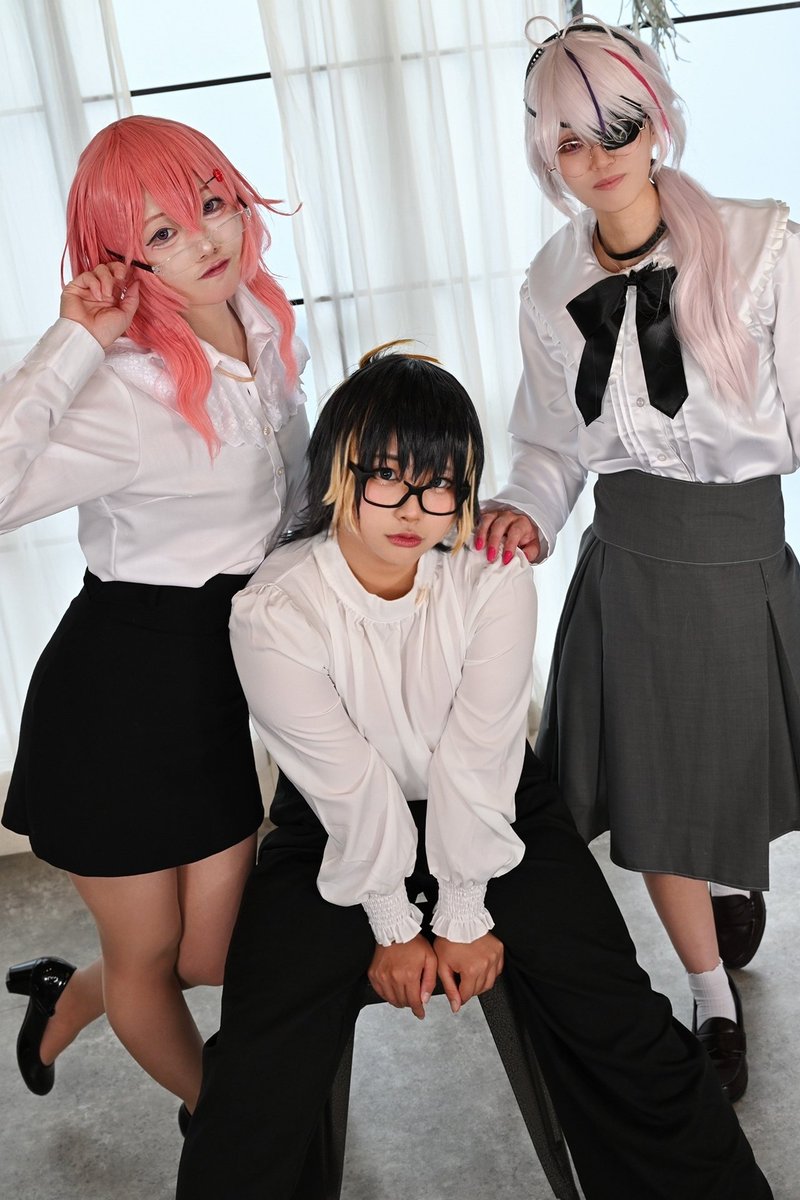 【⚠Cosplay】
🌈🕒en 𝐆𝐢𝐫𝐥𝐬
Eyeglasses of Elegance 👓衣装

📸→ほーりー様【<a href="/takashi_holy/">ほーりー</a>】
#メガネの集いverEN2025810
🐰❤️‍🩹→みー。さん(<a href="/Anmitsumioha/">みー。</a>)
🐧❄→yam猫。
🌹→南瀬莉音さん(<a href="/Rion_o0vv0o/">南瀬莉音🌈GTAに囚われている</a>)