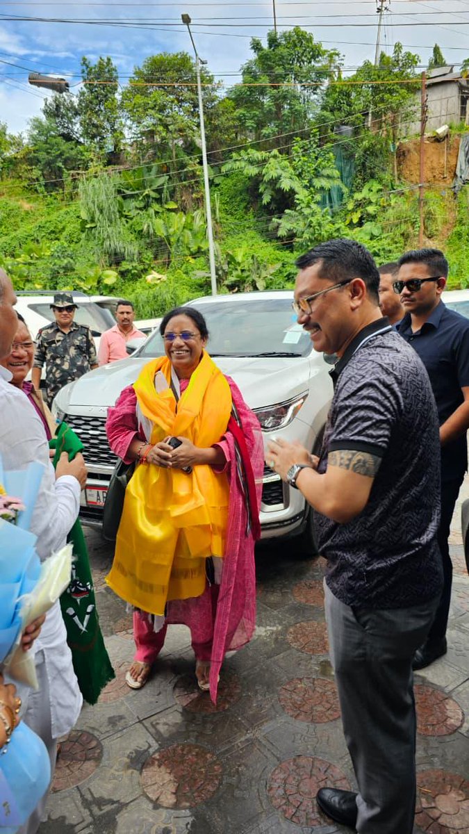 ZingnuChau's tweet photo. Accorded a warm welcome to Ms. @LataUsendi Ji, BJP National Vice President & HMLA, Kondagaon (Chhattisgarh), along with State VP Shri Tarh Soping Ji, State General Secretary Miss Junty Singpho Ji, State Treasurer Shri Vinay Gupta Ji, and karyakartas.

Her arrival infused our karyakartas with renewed motivation and energy, further strengthening our resolve to advance the party’s vision of Seva, Sangathan aur Vikas.

@BJP4India @PemaKhanduBJP @ChownaMeinBJP @TheAshokSinghal @KalingMoyongBJP @NiglarTadar @Mutchu4