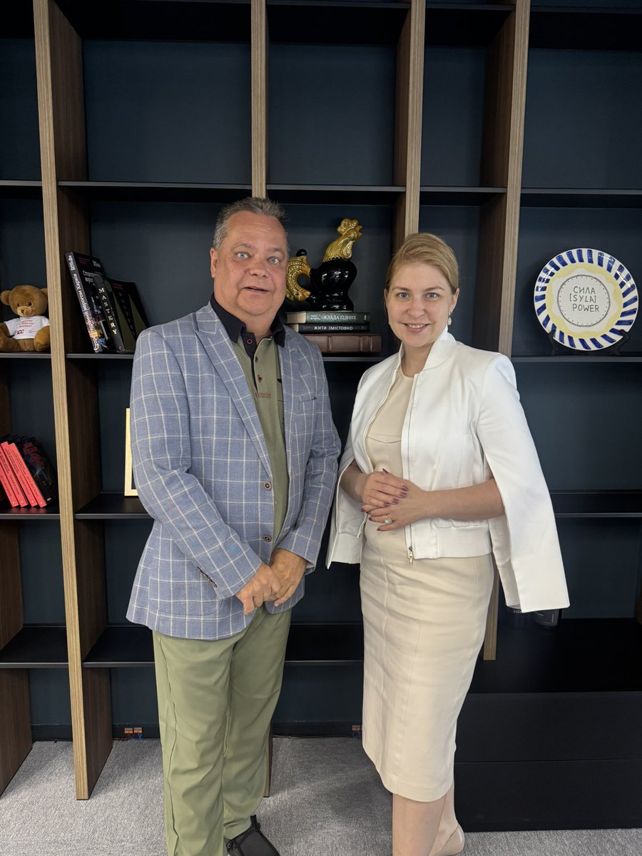 Very productive meeting with Olha Stefanishyna - Special Presidential Envoy for Cooperation with the US, former Deputy PM for European and Euro-Atlantic integration &amp; Minister of Justice. Looking forward to a strong working relationship and partnenership <a href="/UNISdirect/">UNIS</a>  @uccaorg