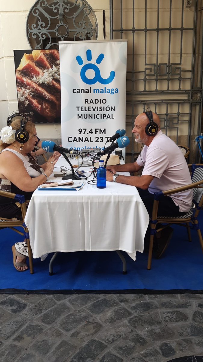 Eduardo Ruiz atiende en el programa especial Feria a Canal Málaga donde ha presentado nuestro #NoviembreCultural2025