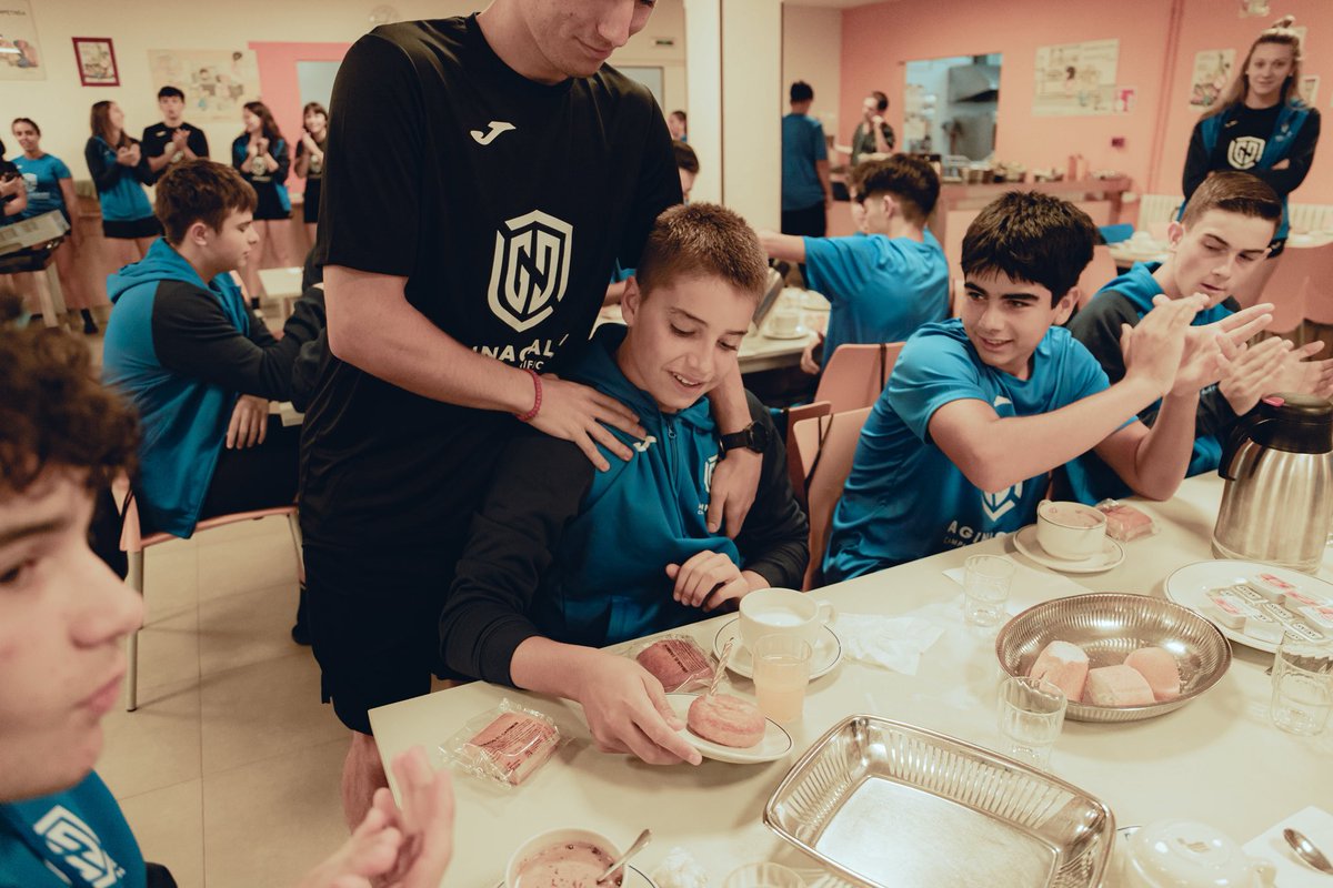 CAginagalde's tweet image. 🥳 ¡Otro cumpleaños en @CAginagalde! ¡Qué bonito disfrutarlos juntos!

🎂 ¡Felicidades Guillermo!