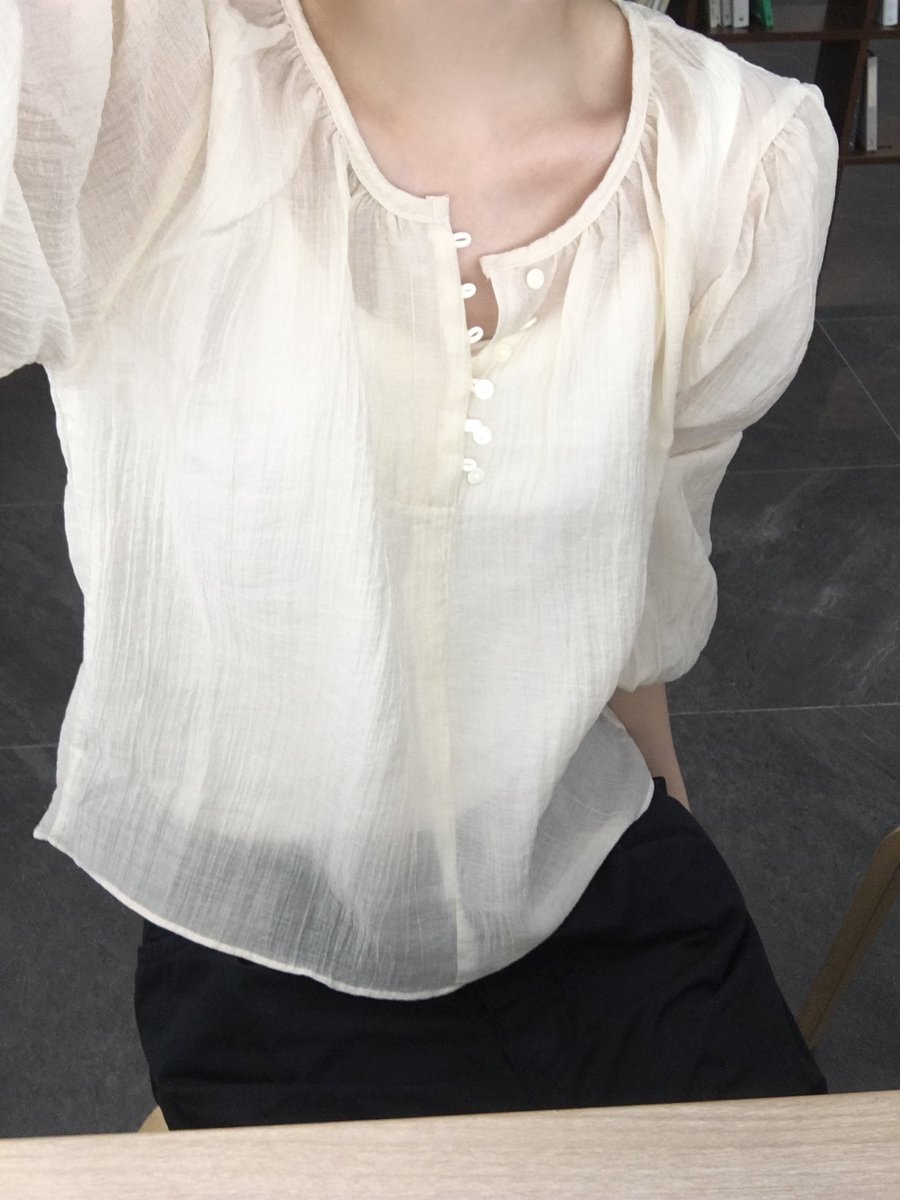 8l8913's tweet photo. #린터레스트
인스타에 올렸는데 옷 정보 문의가 넘 많아서 정보 타래로 적어놓을게요 🫶🏻🫶🏻 https://t.co/1piZFTScMS