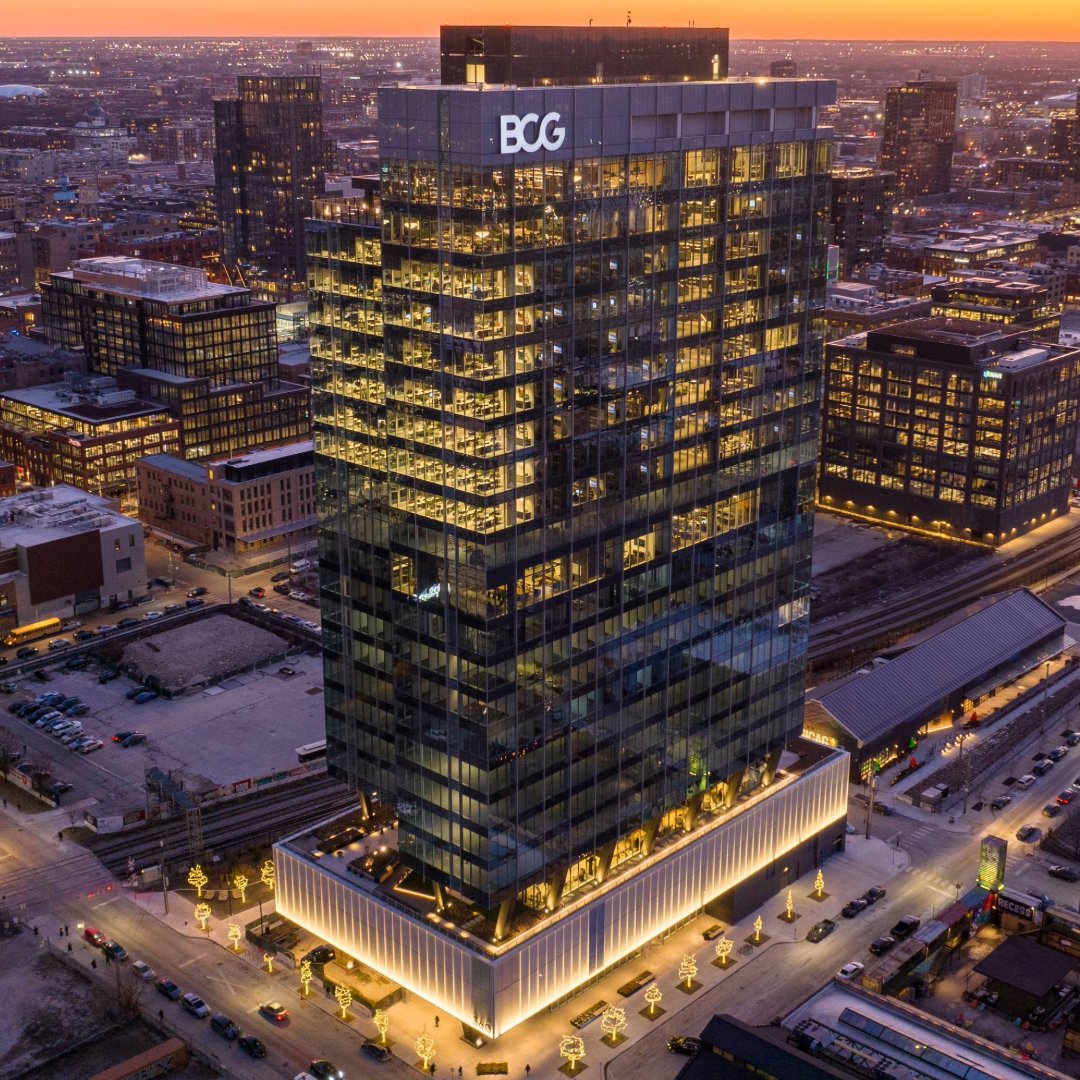 pscosigngroup's tweet image. From the interior to the exterior, we're helping BCG make a statement. Check out the eye-catching lobby letterset we recently fabricated and installed for their Chicago office!

pscosigngroup.com/client-results…

#branding #customsigns #nationalsigncompany #PSCOSignGroup