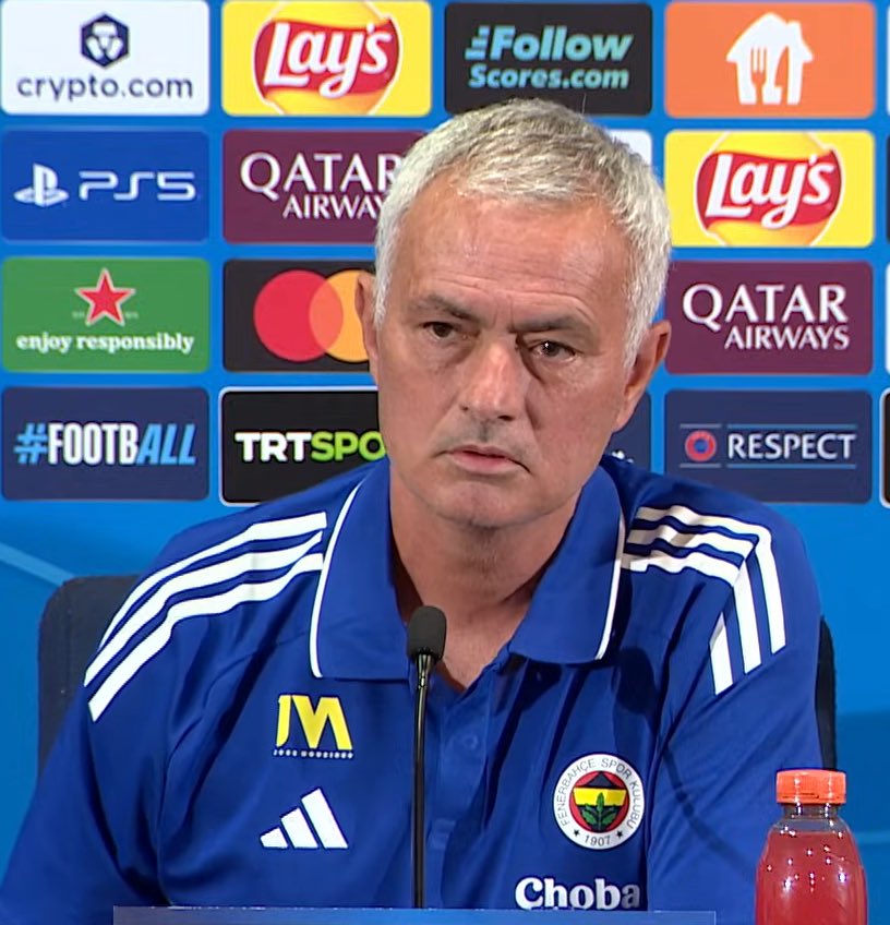 sportbpt's tweet photo. Soru: “Benfica’ya karşı 9 maçta 1 kez kaybettiniz. Onlara karşı psikolojik üstünlük sağlayabilir misiniz?”

Jose Mourinho: “Benfica’ya karşı kazanıyordum çünkü çok iyi takımlarda çalışıyordum. O zamanki takımlarla şu anı karşılaştıramıyorum.”