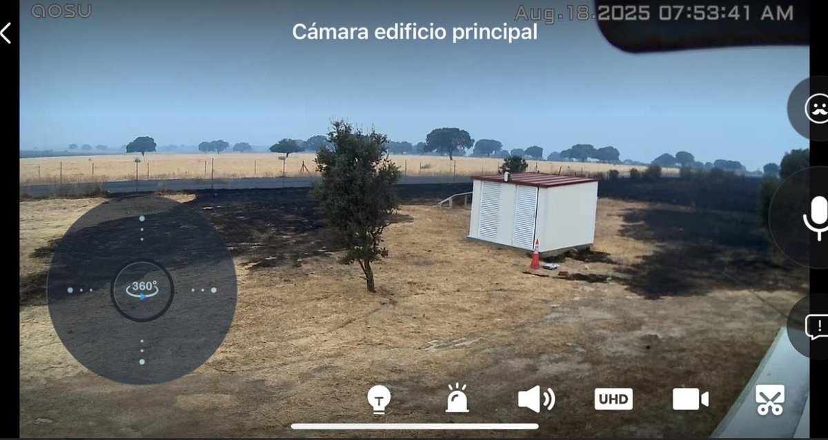 FerAlcala_S's tweet photo. Llamamiento‼️
🐶
#Caceres #IncendiosForestalesEspana #Extremadura
🐈‍⬛
Soy miembro de ACDA @Protectora_CC y necesitamos un container marítimo o un contenedor de obra que nos sirva de almacén. El #Incendio de Aliseda casi ha llegado al albergue.
🐩
¿Alguna idea? ¿Ayuda? ¿Compartís? https://t.co/ATbhC9SuM7