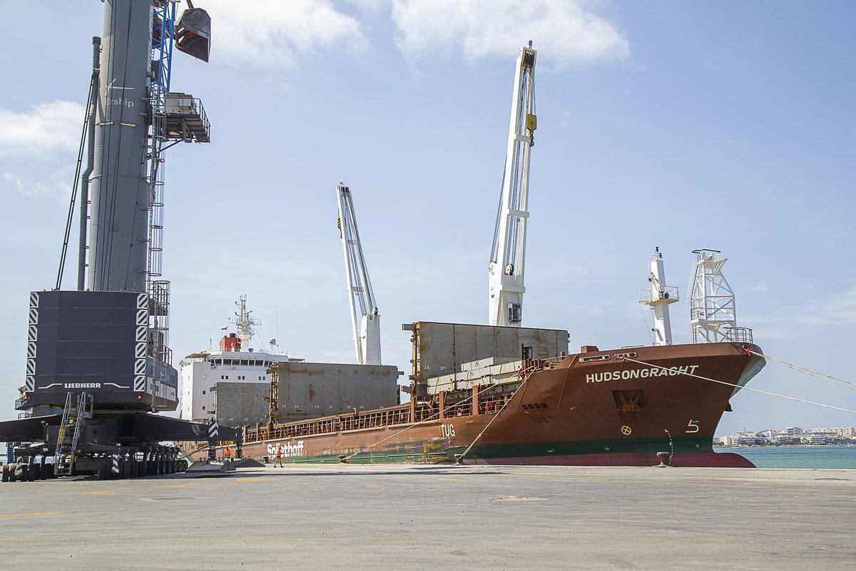 puertodecadiz's tweet photo. El buque HUDSON GRACHT tiene previsto operar esta tarde en el muelle de La Cabezuela-Puerto Real. Puerto de #Cádiz #PortsofSpain
#maritimetransport #bulkcarrier #shipimages https://t.co/gjP3Jshmoh