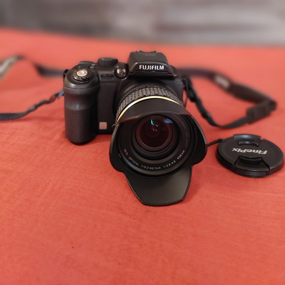 FanoMayeza's tweet photo. who wanna go for photo shoots 
i need girls infront of this camera https://t.co/ujGBXFryJv