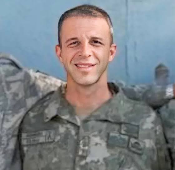 Şehit  Astsubay Fikret Mangura'nın kanser tedavisi gören babası Vasfi Mangura amcamız çileli dünya hayatını  tamamladı. 

Rahmet olsun