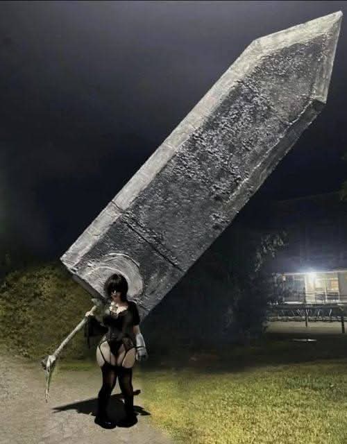 AnimexTwts's tweet photo. You're walking alone at night and see this, what would you do? https://t.co/9SPNYnZsxq