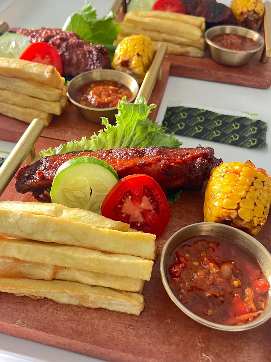 12BasketsHQ's tweet image. 🔥 Get Your Grill On 🔥 Succulent, smoky and served with fries that hit the spot. Just a tap and we deliver at your door!

✨ Think delicious. Think 12Baskets.

📞 Call us: 07040060000
📩 Send us a book your events!

#SmallChops #grills #SmallChopsInLagos #SmallChopsInAbuja