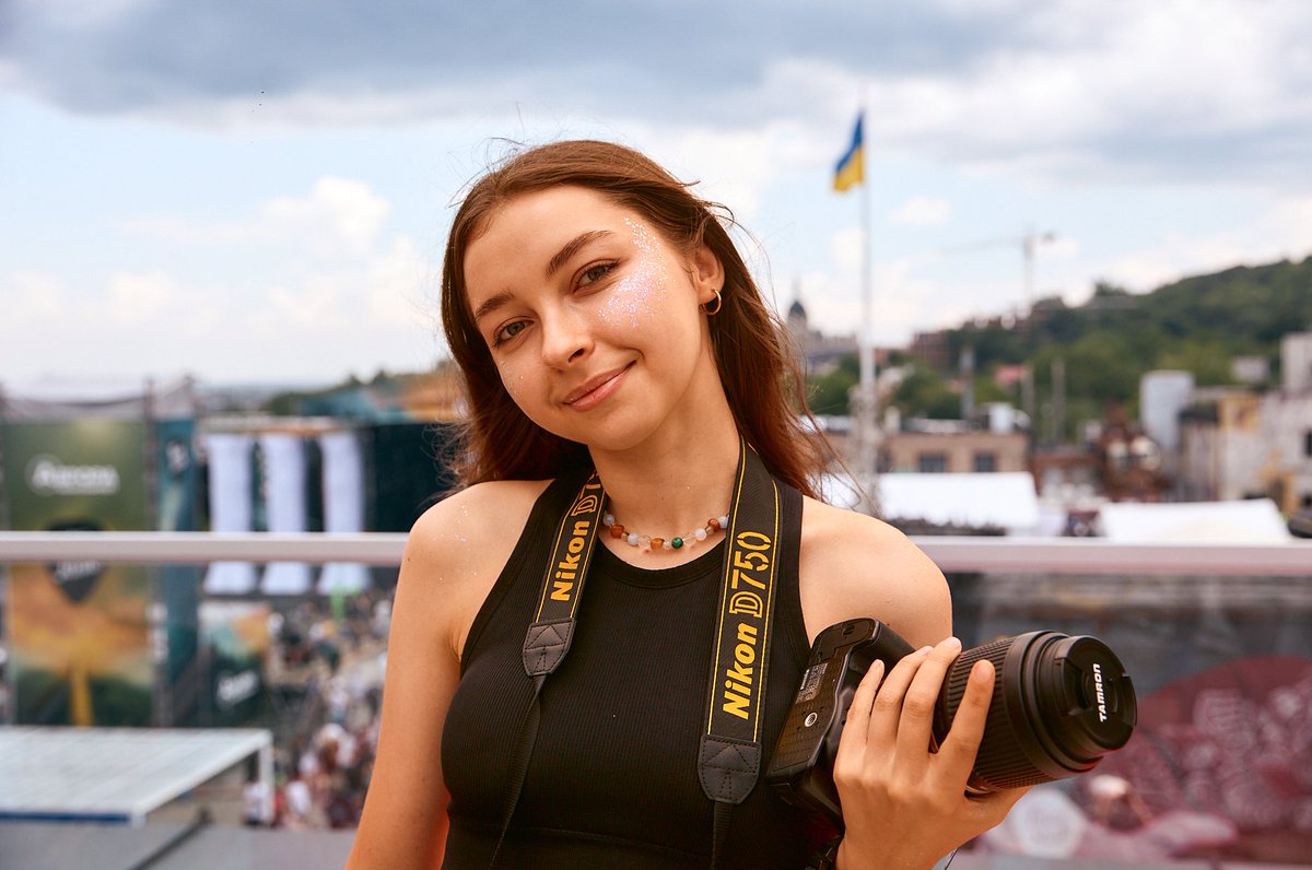 В день фотографа покажу яку мені гарну знимку зробила <a href="/OliZitch/">амбасадорка жовтого 💛</a> 💛