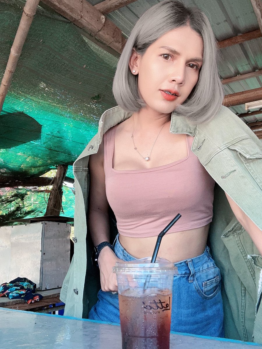 สาวสองคอนหวัน tweet media