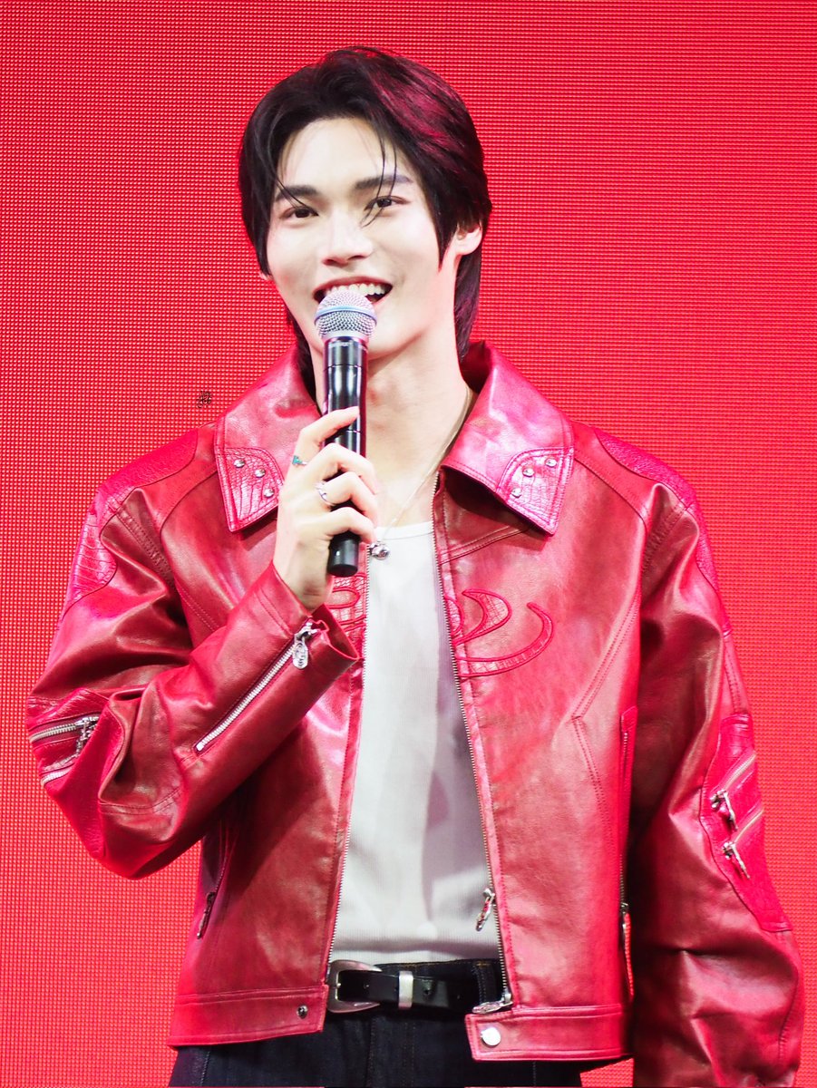 Jin_thanaphan's tweet photo. พี่วินหล่อเว่อร์🫠

WIN HELIX ULTRA

#Shellhelixwithwin #Shellhelix #Shellthailand #winmetawin #Jinjetji_pic https://t.co/XQxFi2T2cB