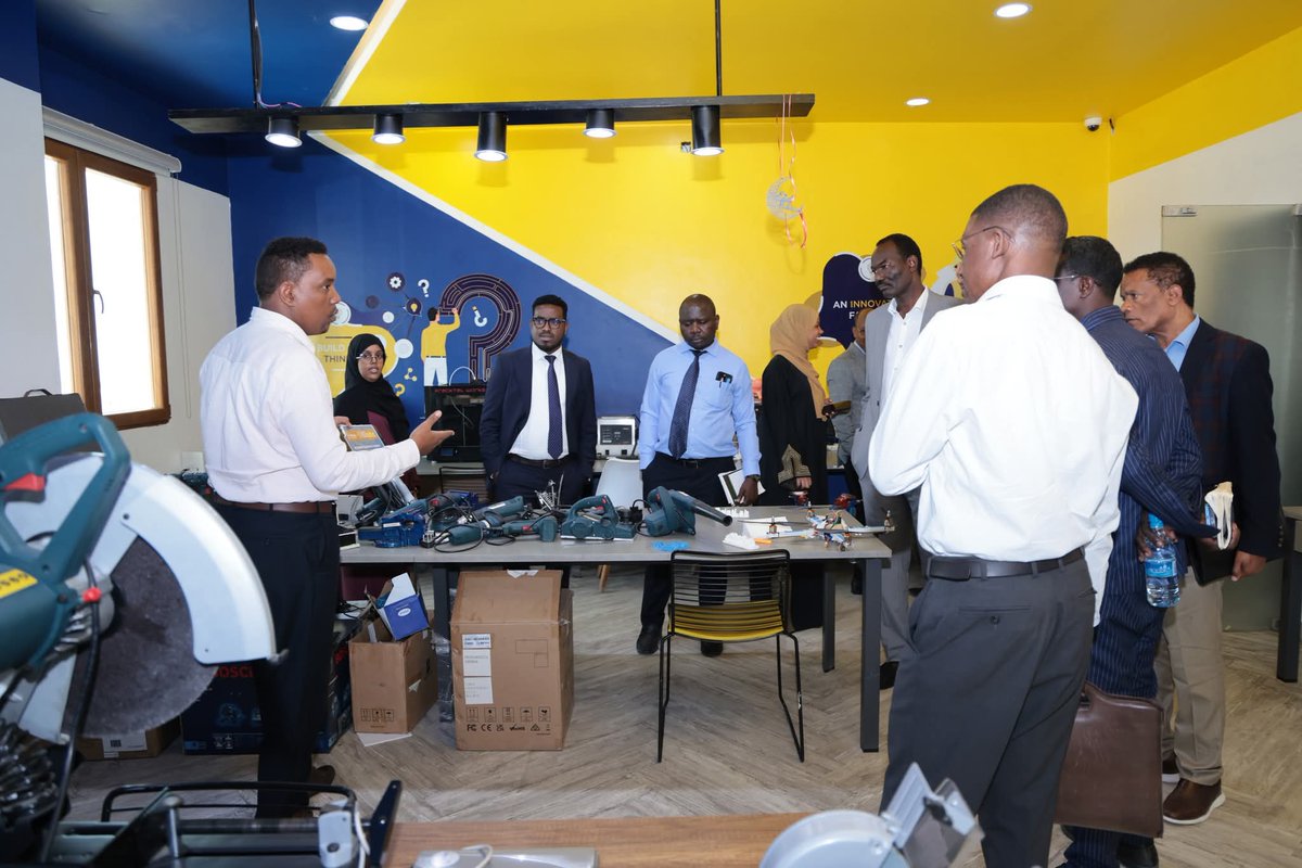 SIMADUniversity's tweet photo. We were honored to host an IGAD delegation led by Mr. Mohamud Kaarshe. Discussions with the Rector focused on ICHE collaboration, joint research, and ICE partnerships—strengthening regional cooperation in higher education and sustainable development.
#SIMADUNIVERSITY #IGAD #RegionalCooperation #HigherEducation