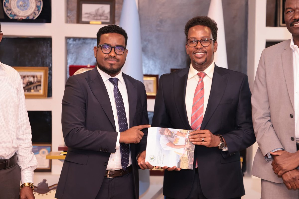 SIMADUniversity's tweet photo. We were honored to host an IGAD delegation led by Mr. Mohamud Kaarshe. Discussions with the Rector focused on ICHE collaboration, joint research, and ICE partnerships—strengthening regional cooperation in higher education and sustainable development.
#SIMADUNIVERSITY #IGAD #RegionalCooperation #HigherEducation