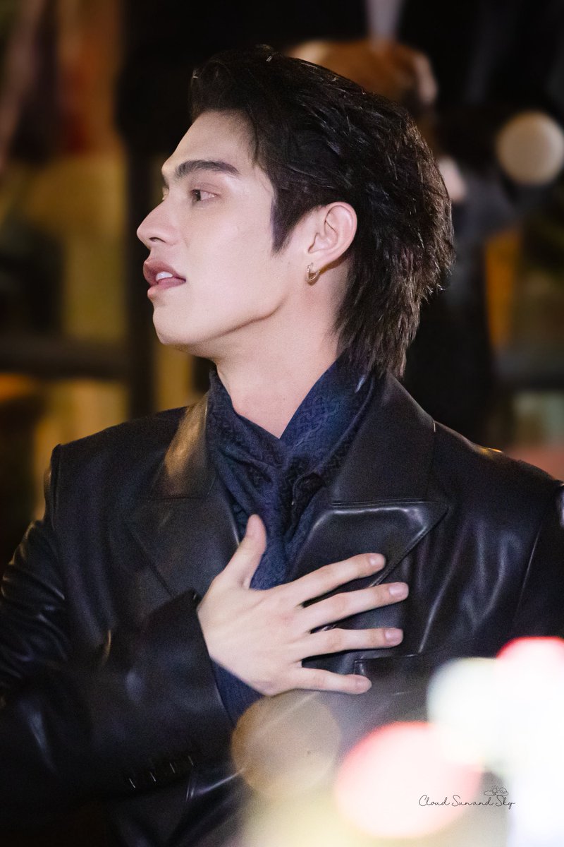 CloudSunandSky's tweet photo. ท่าประจำตัวของเค้าแหล่ะ ไม่ได้เห็นนาน คิดถึงจริงๆ 🥹

BRIGHT GLOBAL ICONS

#BRIGHTxLSA50ICONS
#LifestyleAsiaTH
#bbrightvc  @bbrightvc https://t.co/LtEDXv3a3y