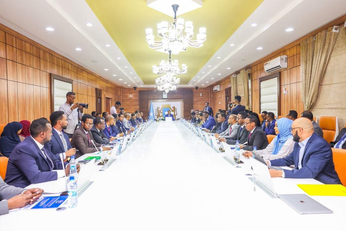 Permanent Secretary Office for Foreign Affairs🇸🇴 (@psmofa) on Twitter photo Today, Foreign Minister H.E. Abdisalam Abdi Ali, along with the Permanent Secretary H.E. <a href="/HamzaHaadoow/">Hamza Adan Haadoow</a>, attended day two of the Government’s Accountability and Performance Review led by PM H.E. Hamza Abdi Barre. The Ministry highlighted key achievements from the past three years. Today, Foreign Minister H.E. Abdisalam Abdi Ali, along with the Permanent Secretary H.E. <a href="/HamzaHaadoow/">Hamza Adan Haadoow</a>, attended day two of the Government’s Accountability and Performance Review led by PM H.E. Hamza Abdi Barre. The Ministry highlighted key achievements from the past three years.
