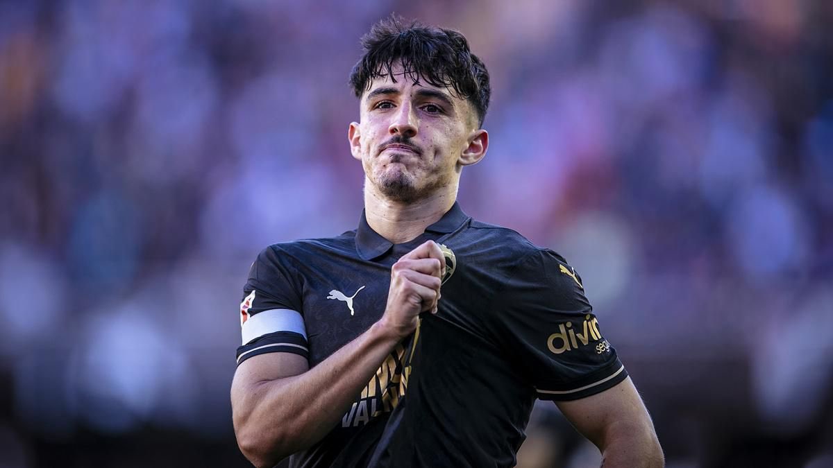 🚨 Tenemos 'Dieguaje' para rato. Ya hay acuerdo entre <a href="/valenciacf/">Valencia CF</a> y Diego López para la renovación del asturiano hasta 2029. Se hará oficial en las próximas horas. Siempre quiso quedarse y así será. Buen chico y buen profesional.

🦇 DIEGO LÓPEZ 2029