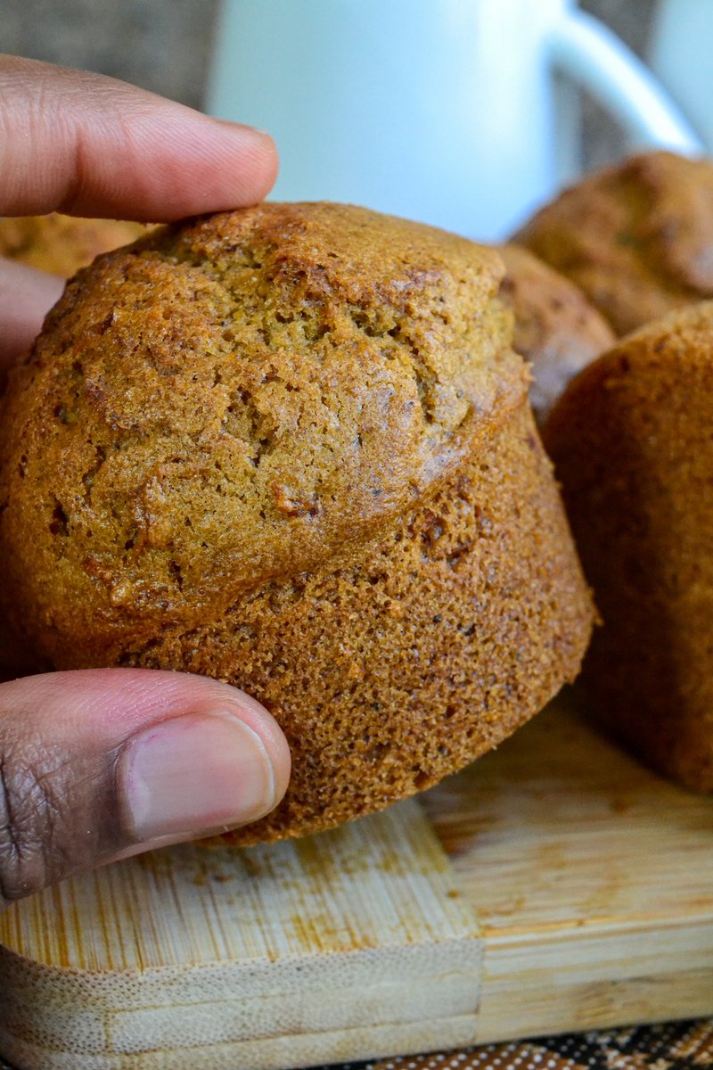 I enjoy this recipe because all you need is a whisk and a mwiko. Additionally, they take only 20 minutes to bake. They produce the yummiest, bounciest muffins and I think these should be a regular fixture in your home . see: youtu.be/HwDRSmV2BxU?si…

{🩷thread🩷}