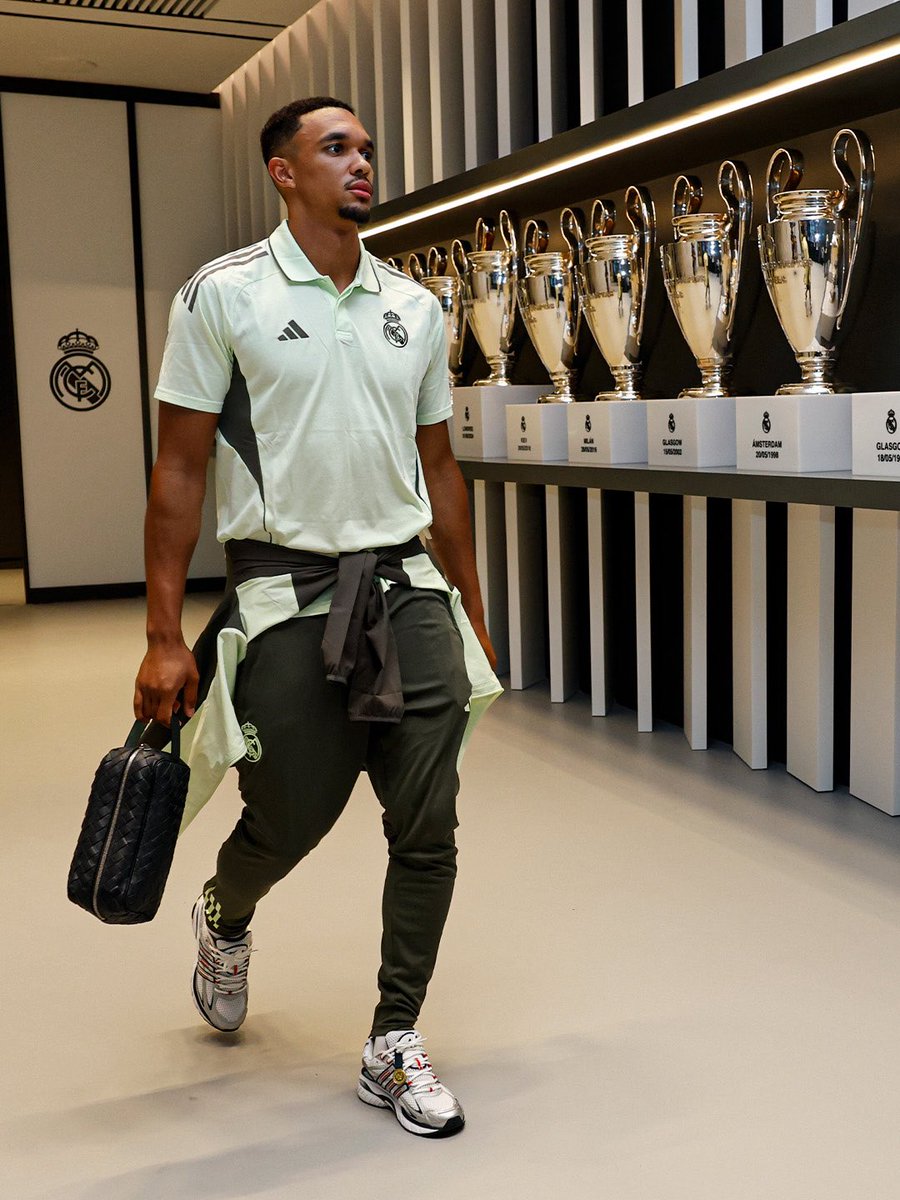 No other club has an entrance of this caliber.