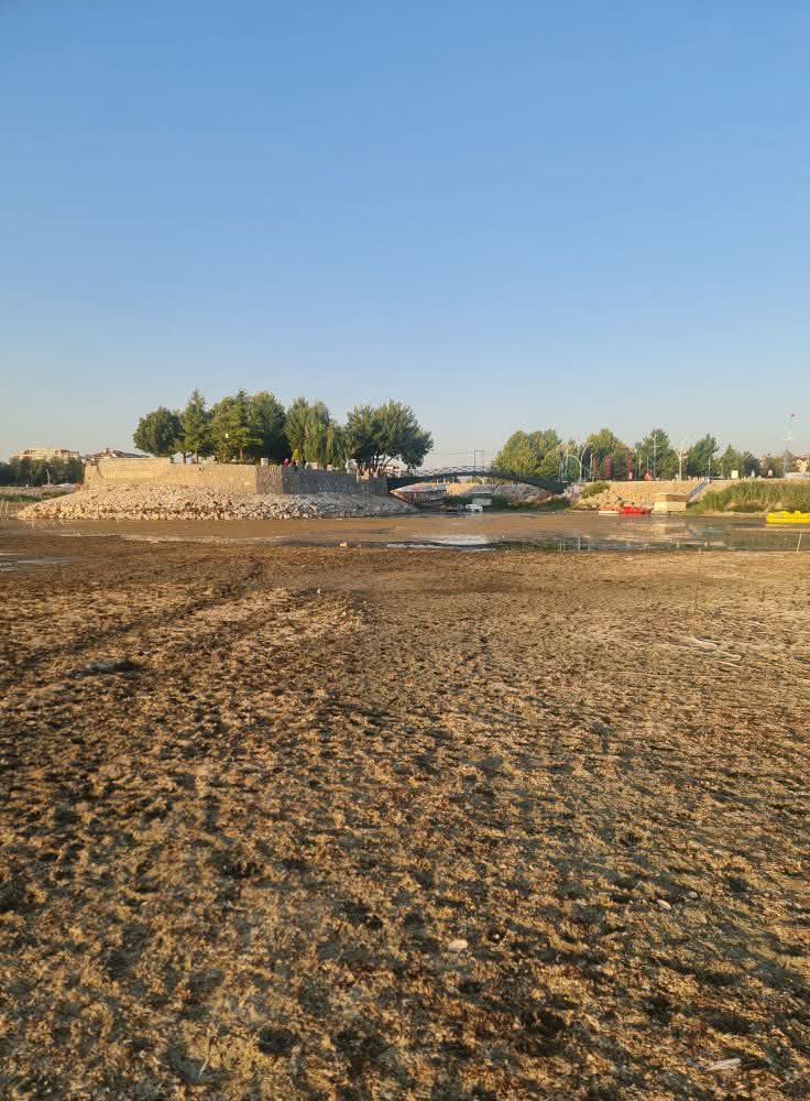 aykiricomtr's tweet image. Türkiye’nin en büyük tatlı su gölü olan Beyşehir Gölü’nün son hali…