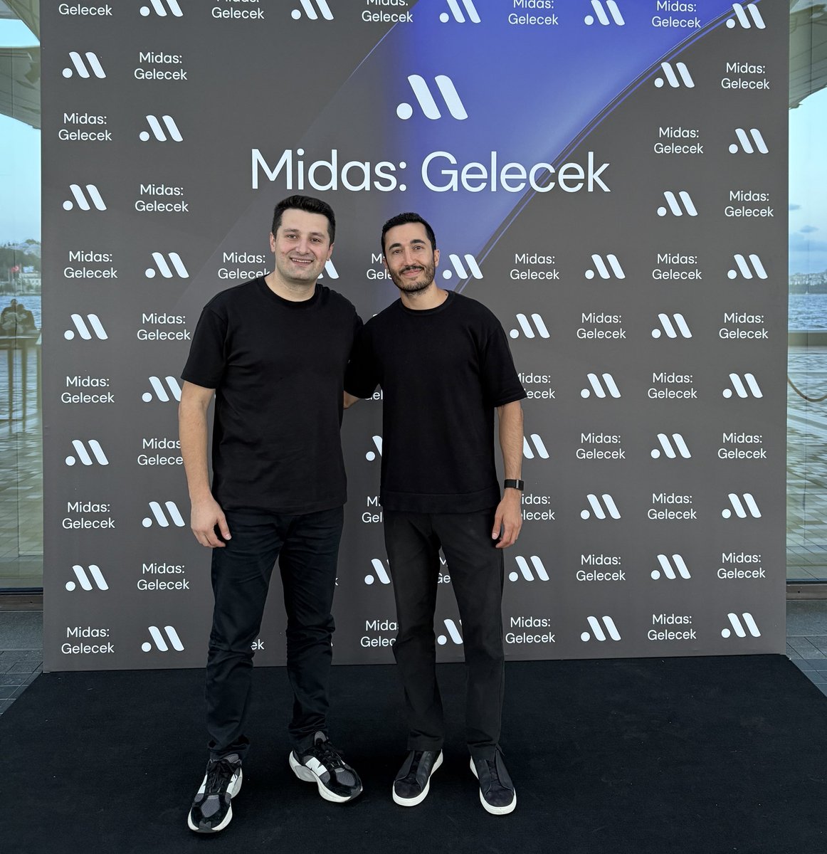 Sevgili <a href="/EgemEraslan/">Egem Eraslan</a>'ın kurucusu olduğu <a href="/getmidas/">Midas</a>, 80 milyon dolarlık Seri B yatırım turunu tamamladı. Bugüne kadar 4 turda toplamda 140 milyon dolar yatırım almış oldu. İlk kez Türkiye'ye yatırım yapan yatırımcıların olması da gurur verici. Çok özel bir röportaj geliyor.