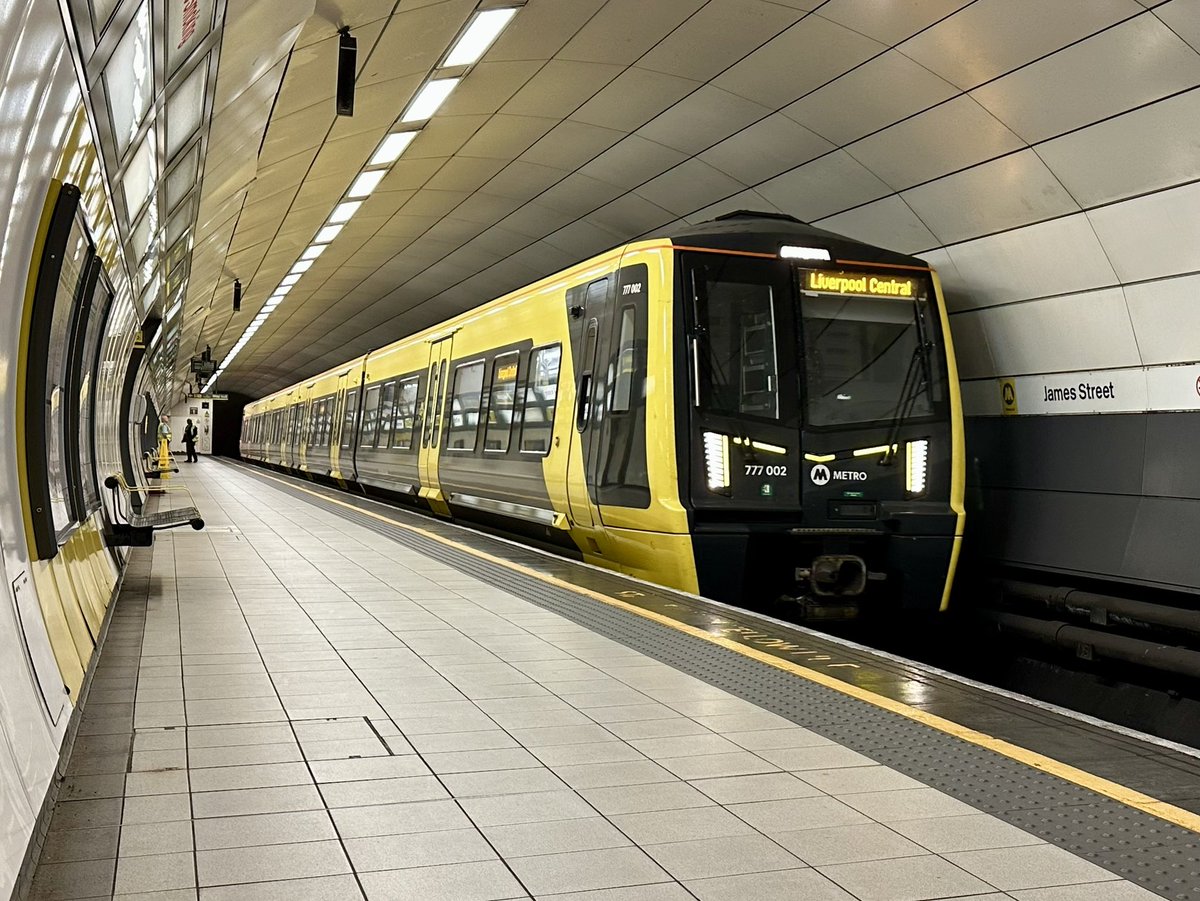 shellienic's tweet image. We had a little train trip out to Manchester this afternoon, a different route for each journey - because you know, why not? Got a glimpse of a @GBRailfreight #Class69 Travelled on @merseyrail #class777 @northernassist #Class331 &amp;amp; #Class195 &amp;amp; @TPExpressTrains #Class185 not a bad