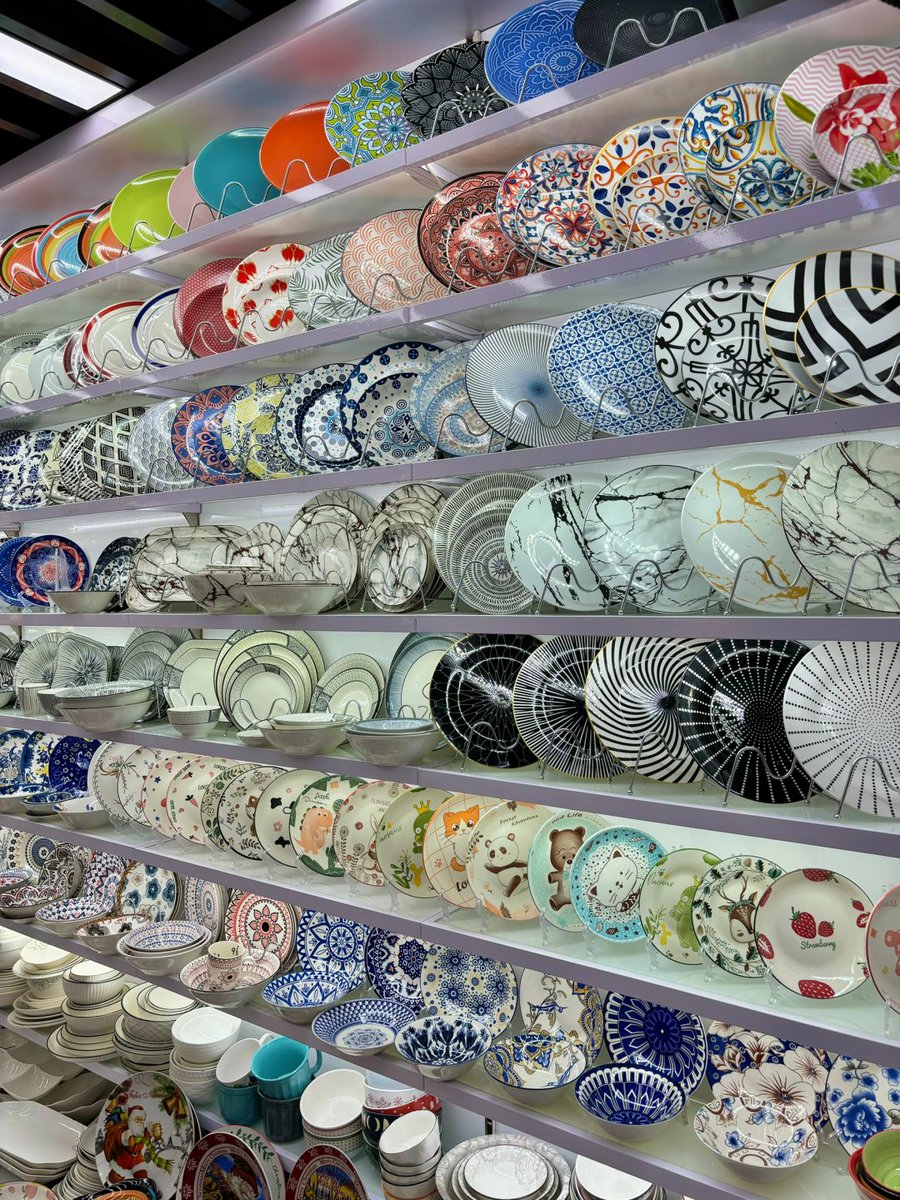 Jacqu_DMJ's tweet image. ✨I'm blown away by this wall of beautiful plates! Bohemian, Japanese, European, cute... a perfect blend of styles here that's hard to resist. 🥰
#platecontrol #stylefusion