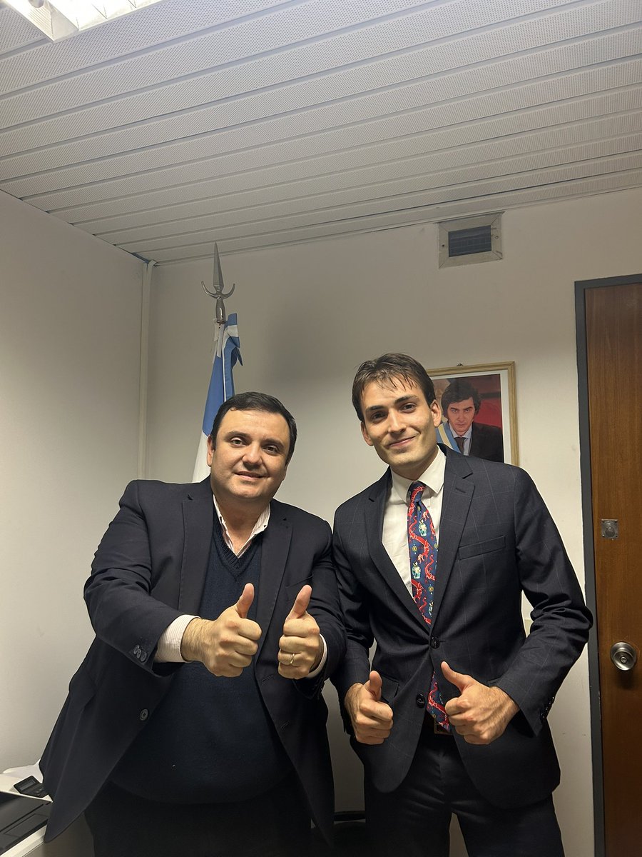 Asociación Libertaria Austriaca (ALA) (@asoclibaustriac) on Twitter photo Desde el ALA hemos tenido una reunión en la oficina del Diputado Nacional por Tucumán <a href="/gerardohuesenok/">Gerardo Huesen</a>. Hemos podido ver cómo trabajan los legisladores de LLA desde dentro y comprender cómo el gobierno de <a href="/JMilei/">Javier Milei</a> está haciendo frente a los retos económicos de Argentina.
VLLC! 🇦🇷 Desde el ALA hemos tenido una reunión en la oficina del Diputado Nacional por Tucumán <a href="/gerardohuesenok/">Gerardo Huesen</a>. Hemos podido ver cómo trabajan los legisladores de LLA desde dentro y comprender cómo el gobierno de <a href="/JMilei/">Javier Milei</a> está haciendo frente a los retos económicos de Argentina.
VLLC! 🇦🇷