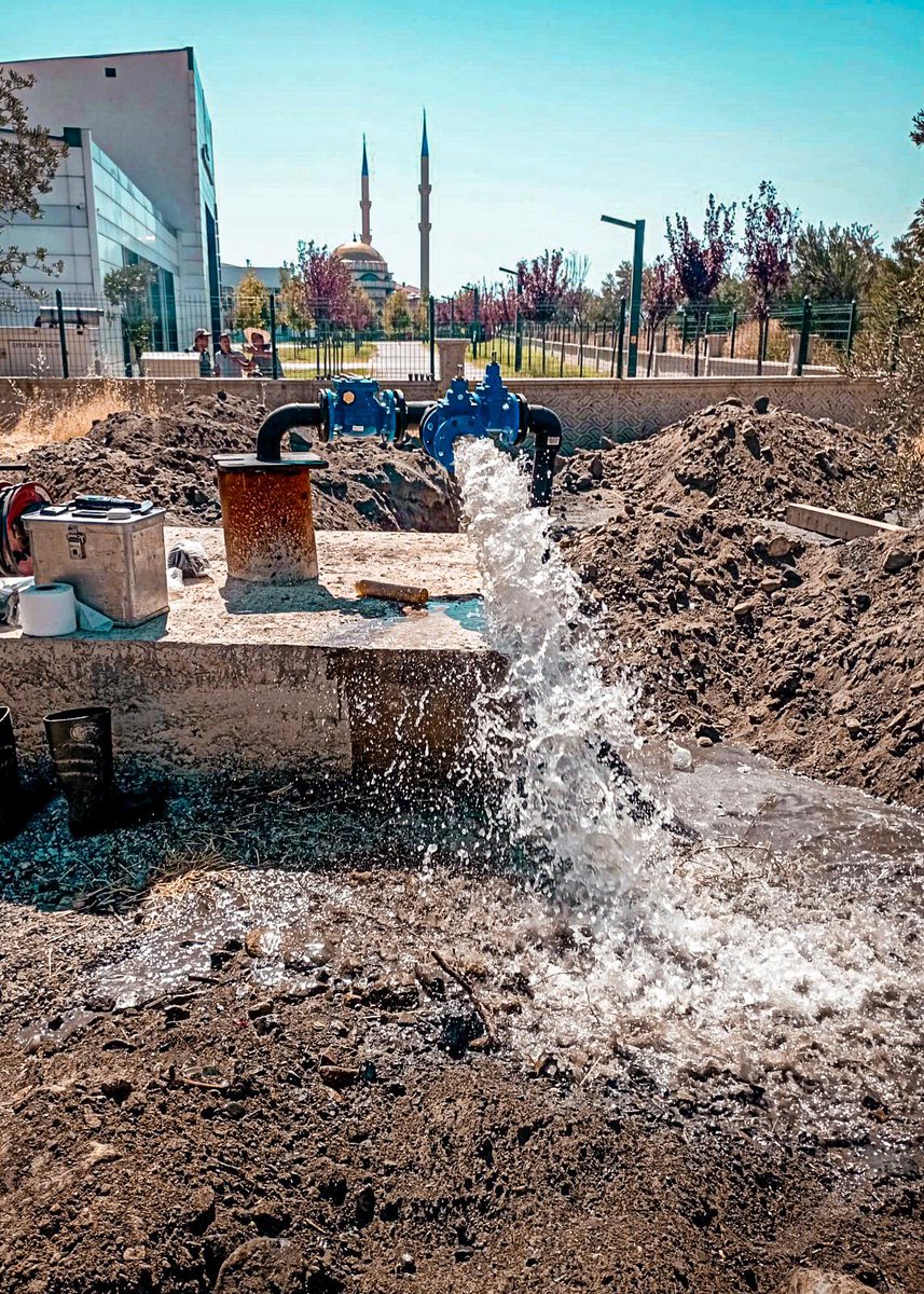 Kesintisiz içme suyu temini için kentimizin her noktasındayız. 💧🛠️

📍Edremit

Eminkuyu bölgesi yeni açılan kuyunun mekanik aksamları ve içme suyu depo bağlantıları tamamlanarak içme suyu deposuna su akışı sağlanmıştır. ✅