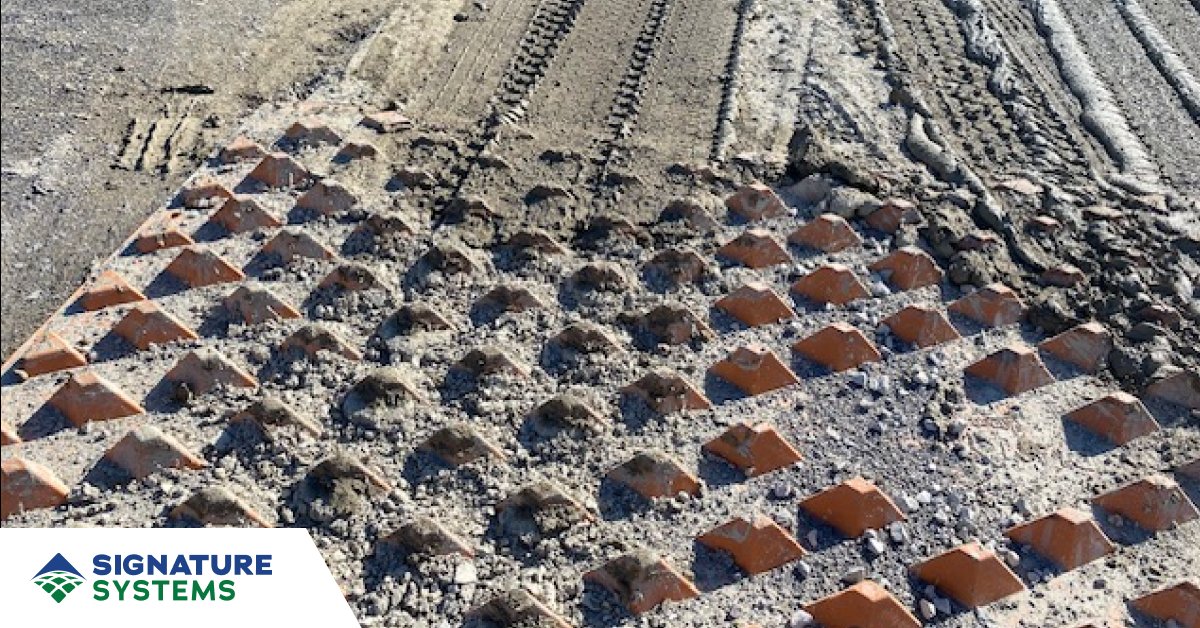 SignatureSystem's tweet image. DiamondTrack® delivers over 2x the crush rating and 37% higher compressive strength than competitive mats. Built to perform, engineered to last—job after job.

Ready to replace rock with results? hubs.li/Q03CGFRr0

#SiteAccess
#AccessMats