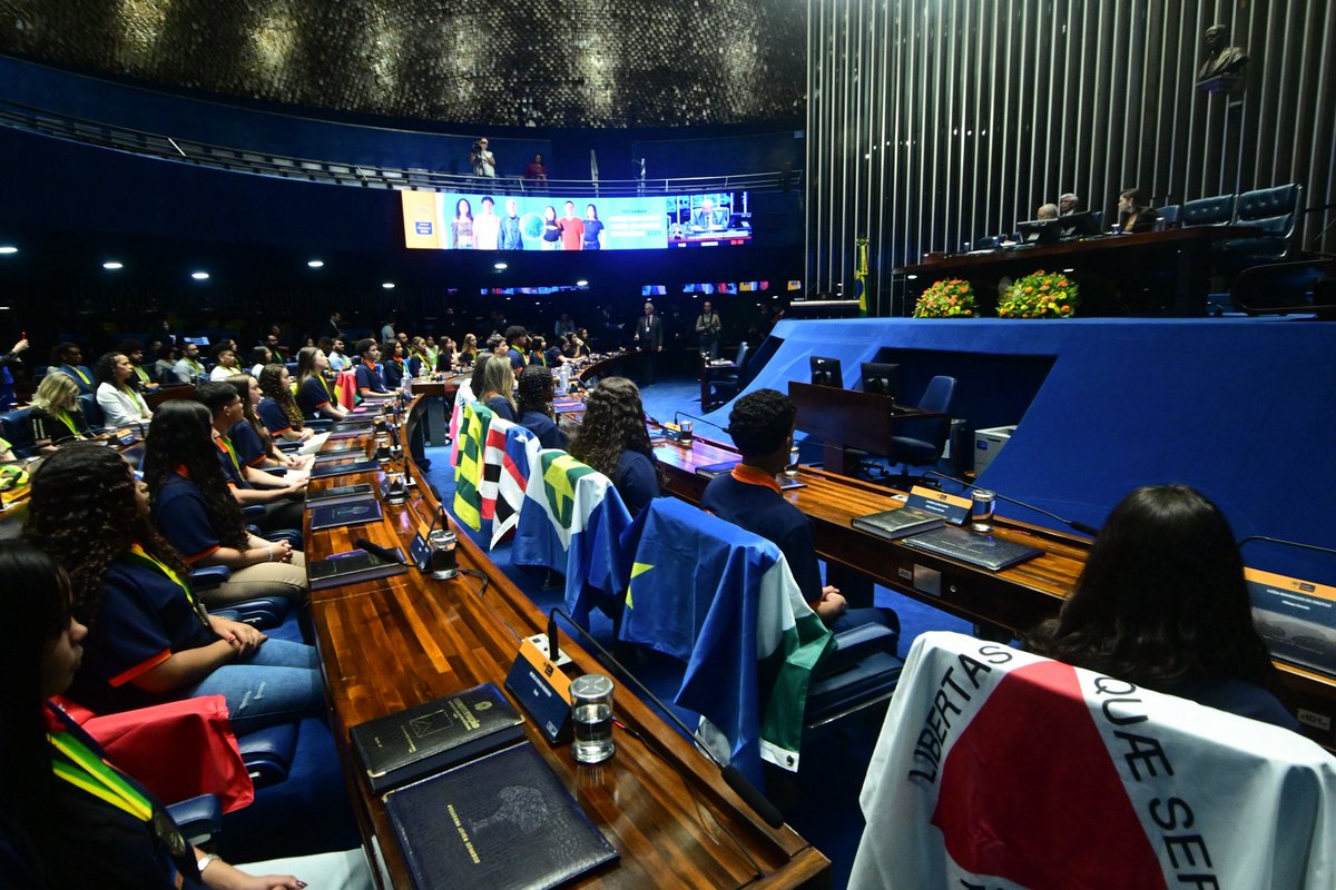 EducacaoMA's tweet photo. Durante a Semana de Vivência Legislativa, em Brasília, a estudante irá discutir propostas que poderão se tornar projetos de lei. 

✨📚

#EducaçãoMA https://t.co/VnvuTxqVUd