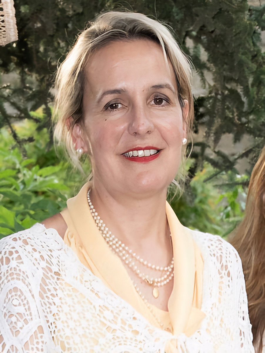 📚 Madame la Comtesse de Paris partage avec vous ses coups de cœur littéraires.

pointdevue.fr/culture/livres…