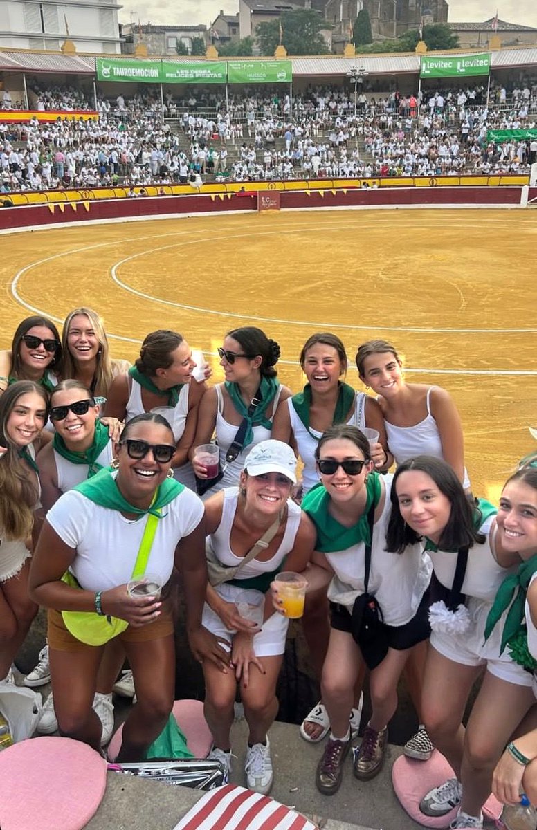 Diario Huesca (@diariodehuesca) on Twitter photo Los jóvenes acaparan el 40 % del aforo de la reciente Feria de la Albahaca de Huesca y la gran mayoría de las nuevas altas de abonos han sido protagonizadas por ellos. <a href="/tauroemocion/">Tauroemoción</a>
👇👇👇
eldiariodehuesca.com/sociedad/joven… Los jóvenes acaparan el 40 % del aforo de la reciente Feria de la Albahaca de Huesca y la gran mayoría de las nuevas altas de abonos han sido protagonizadas por ellos. <a href="/tauroemocion/">Tauroemoción</a>
👇👇👇
eldiariodehuesca.com/sociedad/joven…