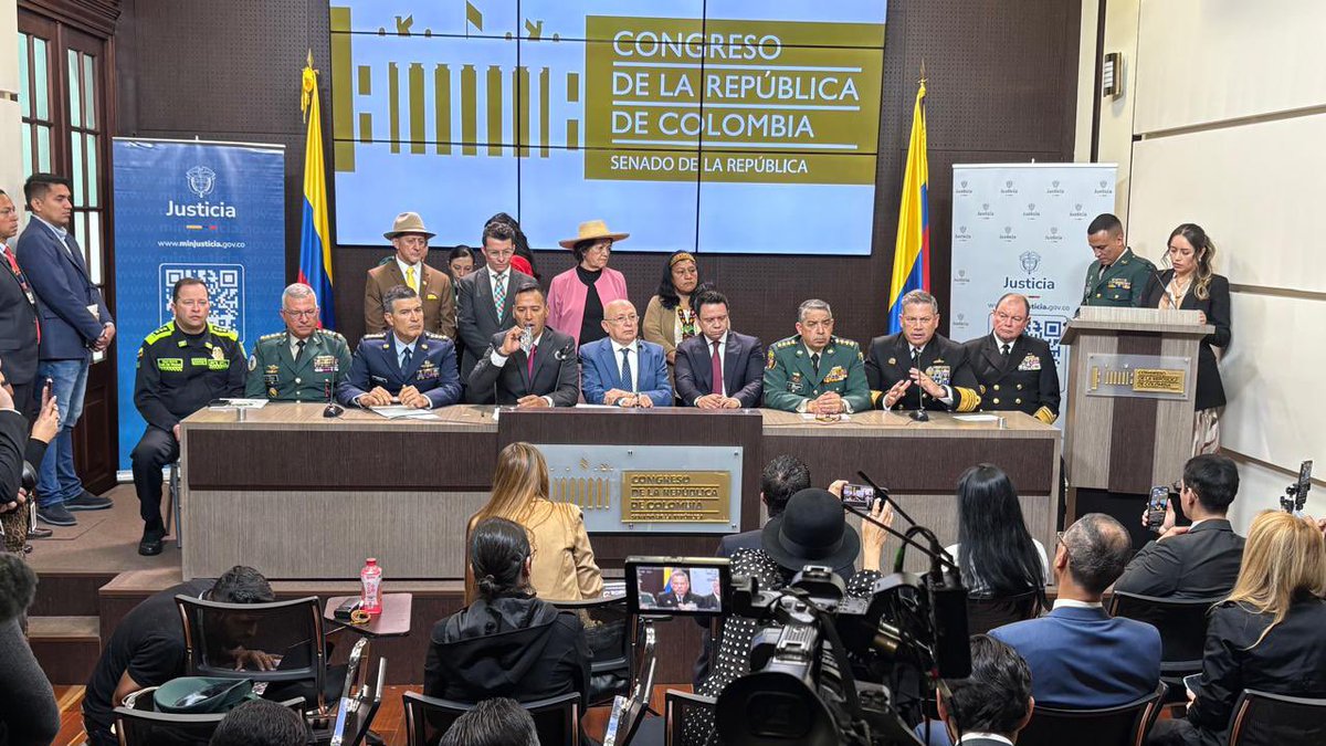 Hoy gracias a la gestión articulada del <a href="/MinjusticiaCo/">MinJusticia Colombia</a>, <a href="/mindefensa/">Mindefensa</a>, <a href="/FiscaliaCol/">Fiscalía Colombia</a> y de la <a href="/ArmadaColombia/">Armada de Colombia</a>, presentamos ante el Congreso de la República el proyecto de ley que le confiere a la Armada Nacional funciones de policía judicial extraordinarias para casos especiales, con