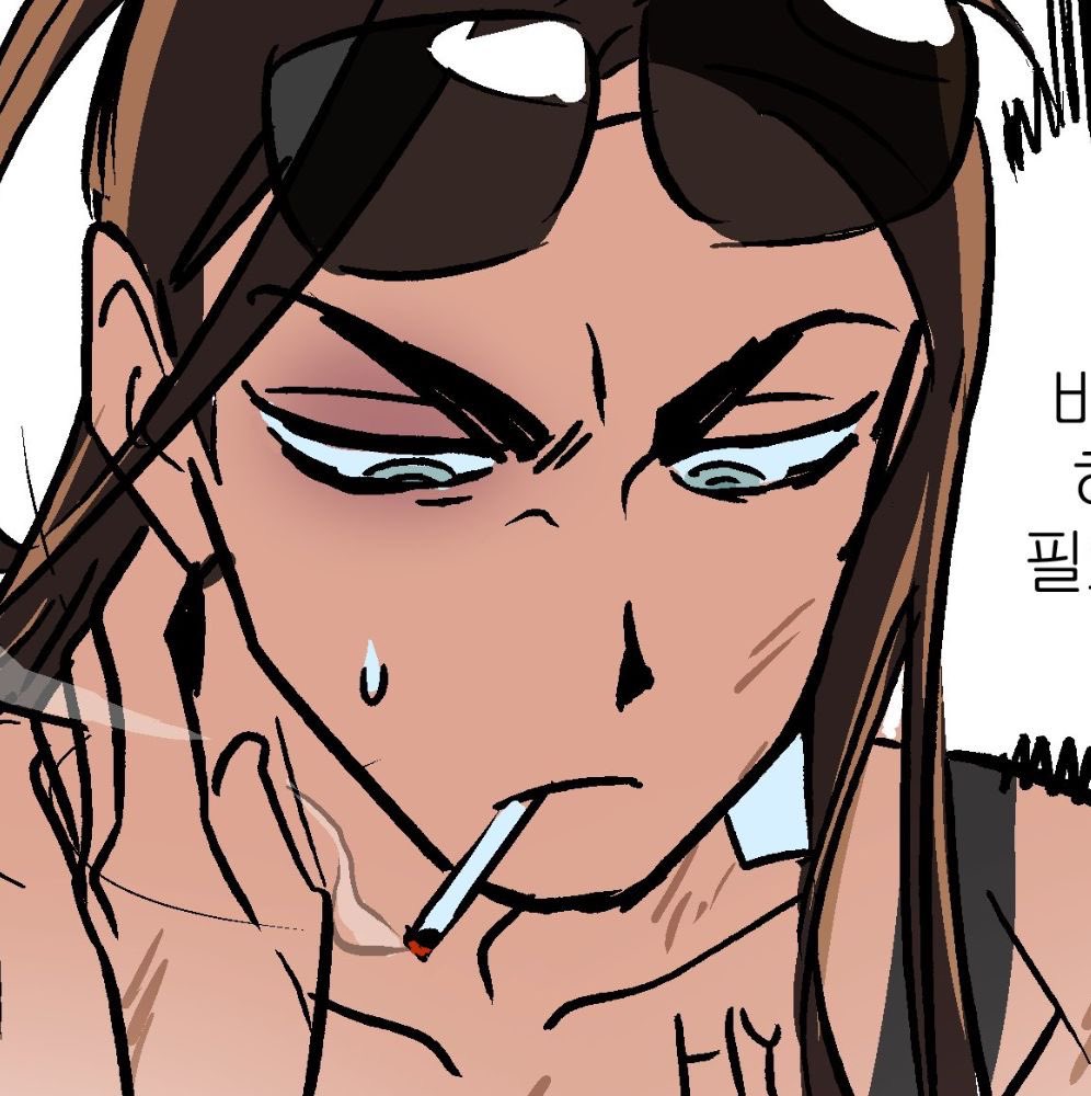 Hyunas resting bitch face when she’s trying to process something or focus is sooo cute, especially considering how warm and reassuring her smile is. She can come off as intimidating, but she’s actually really sweet.