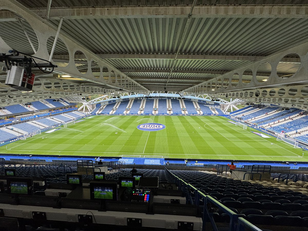 Robbie Andrews (@robbieandrews8) on Twitter photo 🏟 Accu Stadium
🔵 <a href="/htafc/">Huddersfield Town</a> v <a href="/drfc_official/">Doncaster Rovers FC</a> 🔴
🏆 League One
⏰ 7.45pm kick-off
📻 FM comms on <a href="/footballheaven/">Football Heaven</a> 🏟 Accu Stadium
🔵 <a href="/htafc/">Huddersfield Town</a> v <a href="/drfc_official/">Doncaster Rovers FC</a> 🔴
🏆 League One
⏰ 7.45pm kick-off
📻 FM comms on <a href="/footballheaven/">Football Heaven</a>