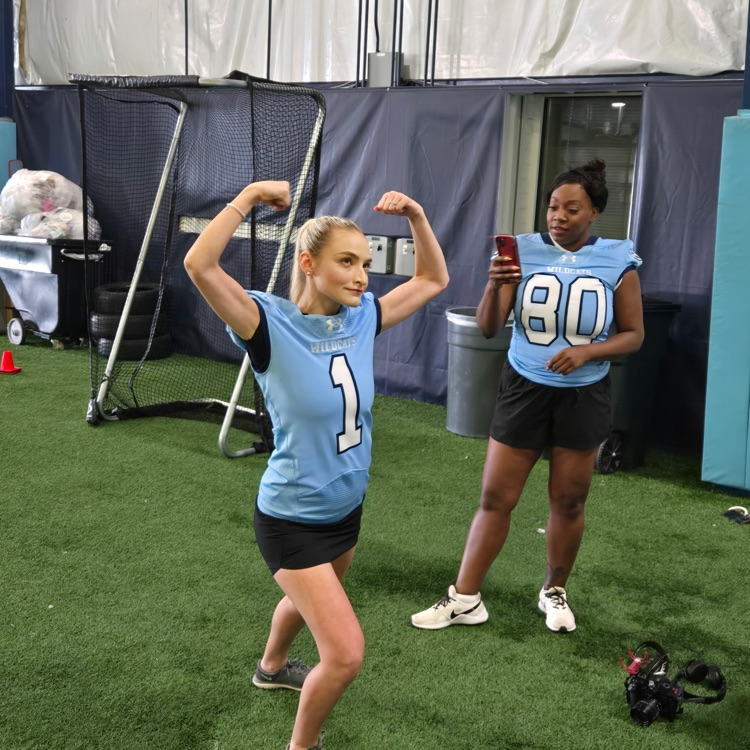 Posted by Har-Ber Football:
Great time hosting the @knwanews Morning Team!  Can’t wait to see it!
@ashlynbrotherstv @thejaclynhouse @rugswx 
#pdf #win #gowildcats