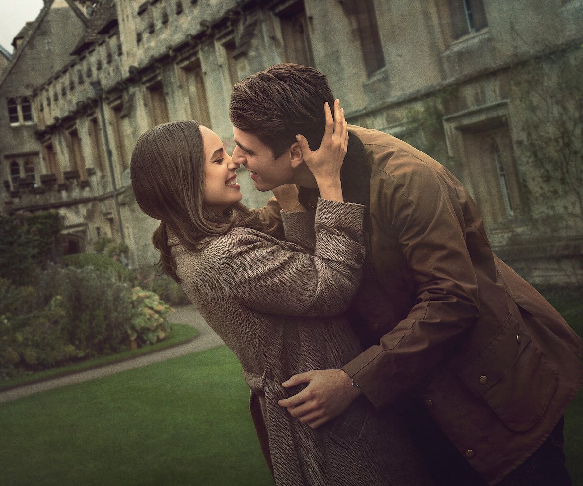 واای بچه ها این فیلمه نبینید واقعا روح و روانتون رو بهم میریزه ما کور شدیم انقدر گریه کردیم😭😭😭😭