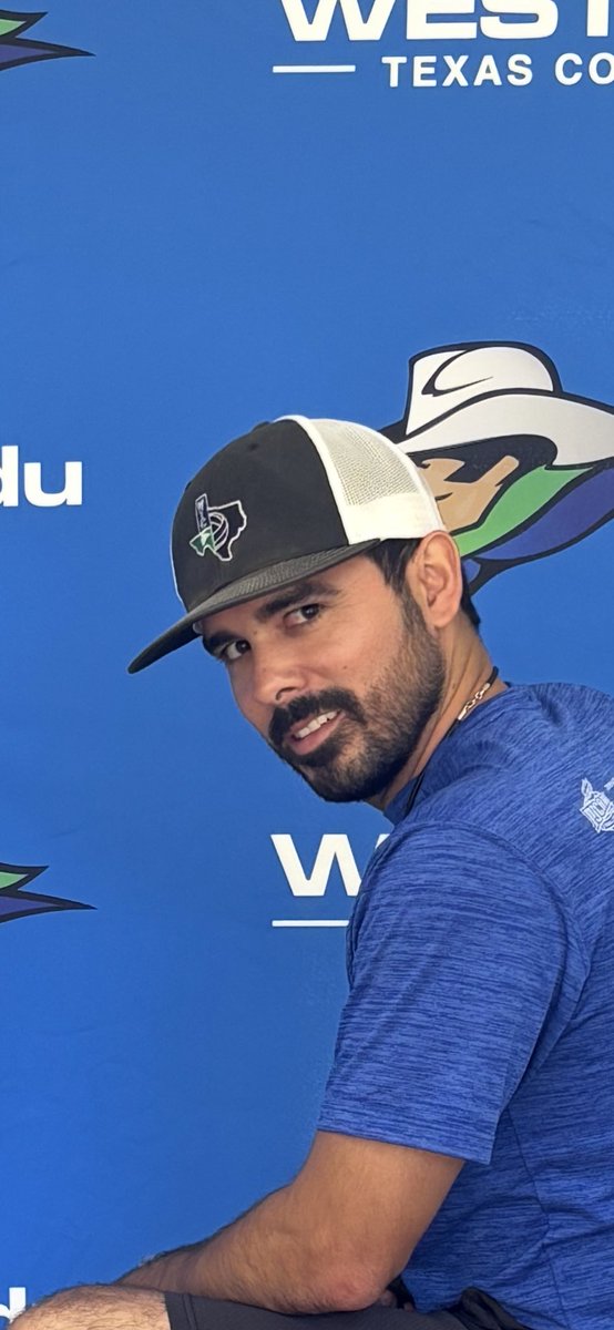 Coach Campos with the photo bomb! <a href="/Stefancampos25/">Stefan Campos</a>