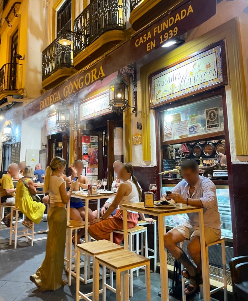 🍷🍤 ¡Ven esta noche a disfrutar de nuestra terraza y déjate llevar por los sabores en #BodegaGóngora! 🌊🍴

☎️ 954221119 o 609542776
📌 bodegagongora.com

(📸 ひらあやまりこ en Google)
#restaurantes #gastro #foodies #tapas #GastroSevilla #comerenSevilla #TDSGastro #Sevilla