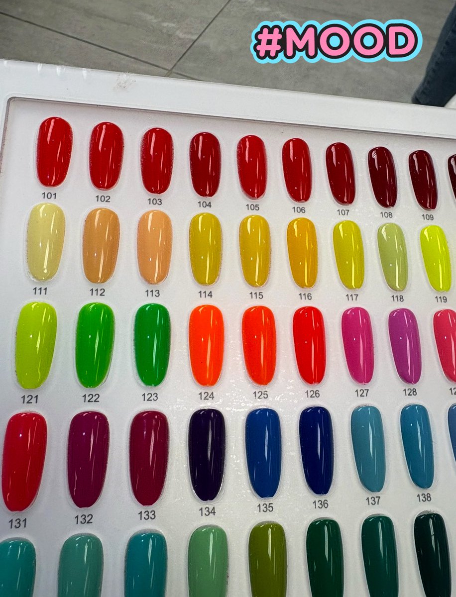 1BellaPrime's tweet image. I&apos;m at the salon, and picking out a new 💅🏻 !! ! 😍 Can&apos;t decide on the vibe…Should I go bold with a fiery red , keep it chill with neons, tropical teals, vibrant corals, or sheer berry tints for a more subtle look 🤔  #NailDay #HelpMeChoose