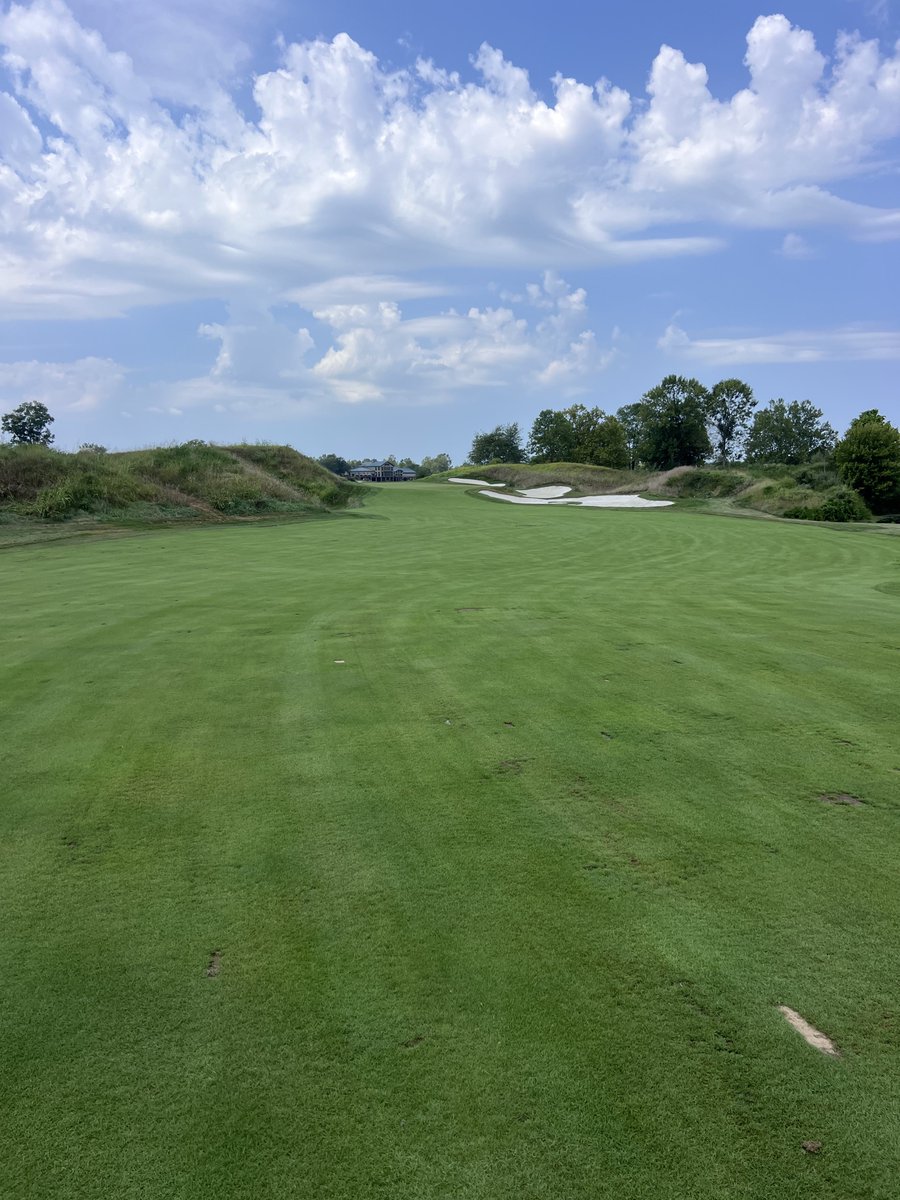 Another scorcher out at Vic today! S/O to all the supers going through this awful summer. If no one appreciates all your hard work just know I do!🔥 tomorrow the temps start dropping here in IN! Hope it does for everyone!⛳️🏌🏽‍♂️