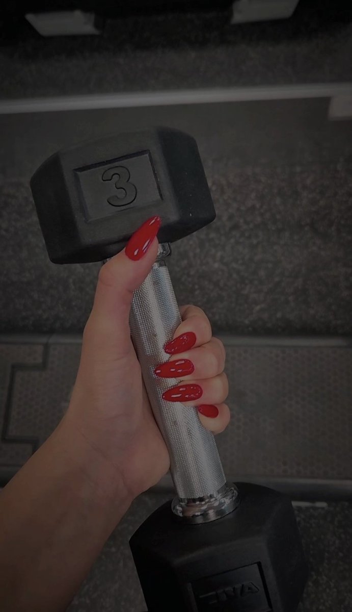 אין יותר יפה מציפורניים וכוח 💅💪