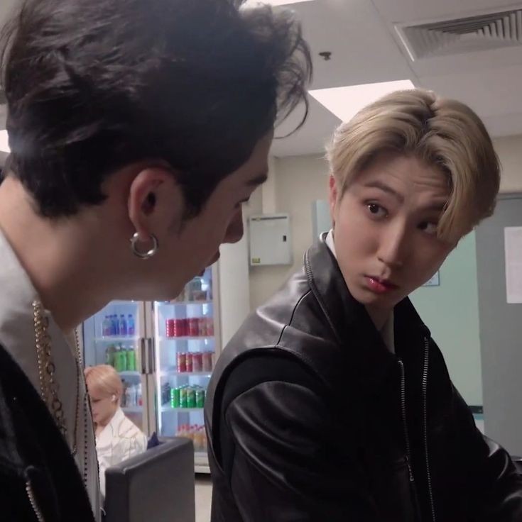 ㅤ
Skinny what.
ㅤㅤ