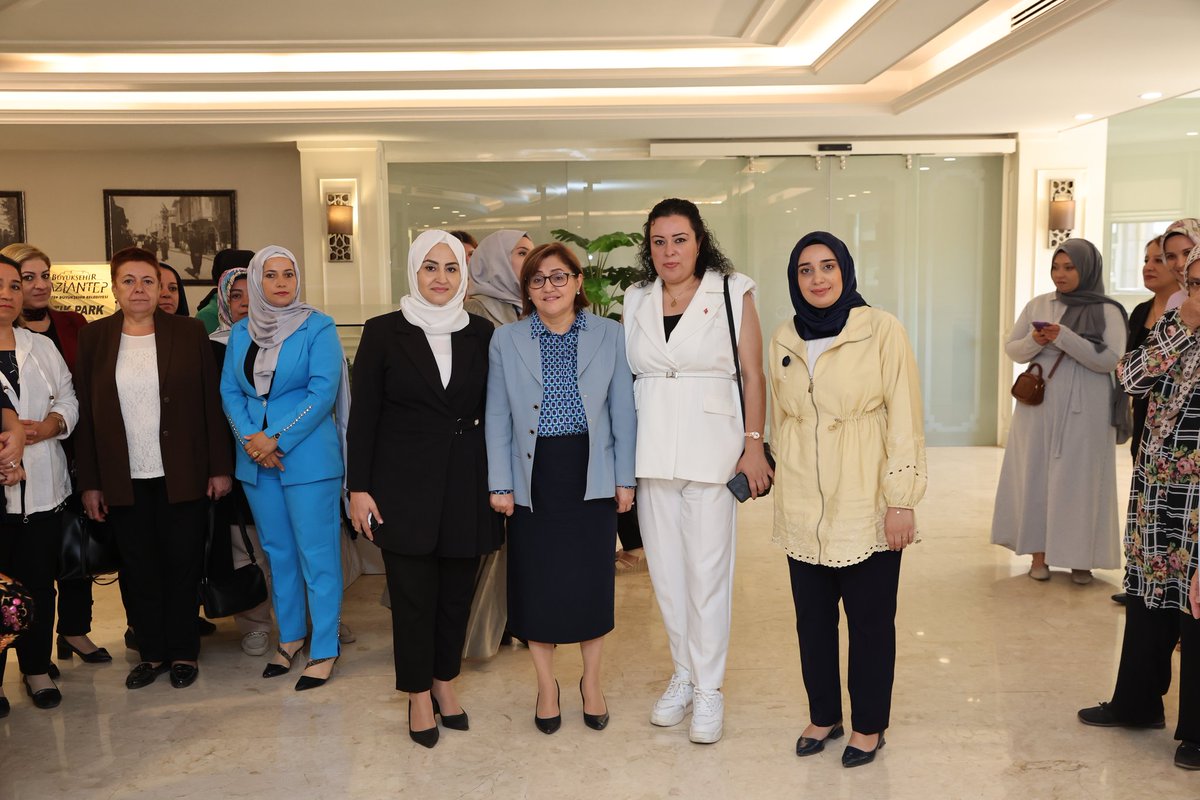 AK KADIN Şahinbey (@aksahinbey_27) on Twitter photo GBB Başkanımız Sn. <a href="/FatmaSahin/">Fatma Şahin</a>, il Kadın Kolları Başkanımız <a href="/avdilanensari/">Av Dilan Ensari</a>,Şahinbey İlçe Kadın Kolları Başkanımız <a href="/fatmagulaslndag/">Fatmagül Aslandağ</a>, Şehitkamil Kadın Kolları Başkanımız ve Oguzeli Kadın Kolları başkanımız birlikte ziyaret ettik. GBB Başkanımız Sn. <a href="/FatmaSahin/">Fatma Şahin</a>, il Kadın Kolları Başkanımız <a href="/avdilanensari/">Av Dilan Ensari</a>,Şahinbey İlçe Kadın Kolları Başkanımız <a href="/fatmagulaslndag/">Fatmagül Aslandağ</a>, Şehitkamil Kadın Kolları Başkanımız ve Oguzeli Kadın Kolları başkanımız birlikte ziyaret ettik.