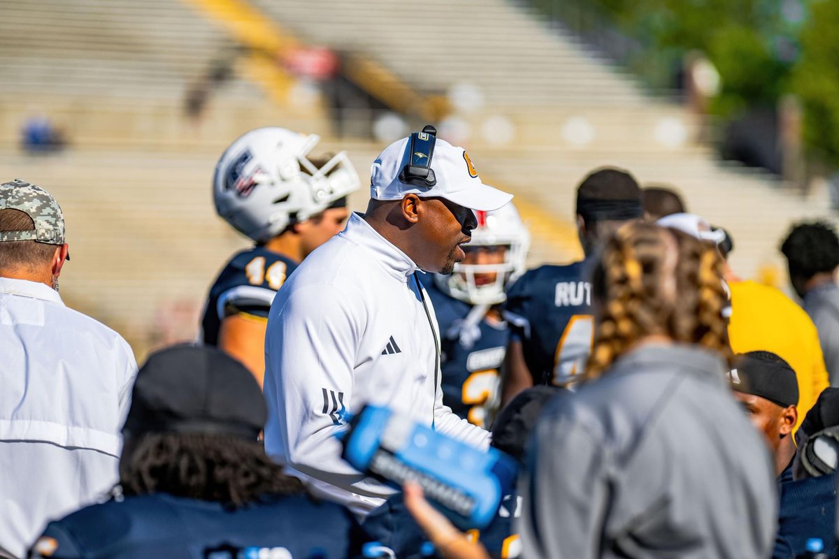 𝐇𝐚𝐩𝐩𝐲 𝐁𝐢𝐫𝐭𝐡𝐝𝐚𝐲 🎂🎁🎉

➡️ <a href="/CoachT_Ward84/">Tyrus Ward</a> 

#GoMocsFB x #ClimbTheMtn