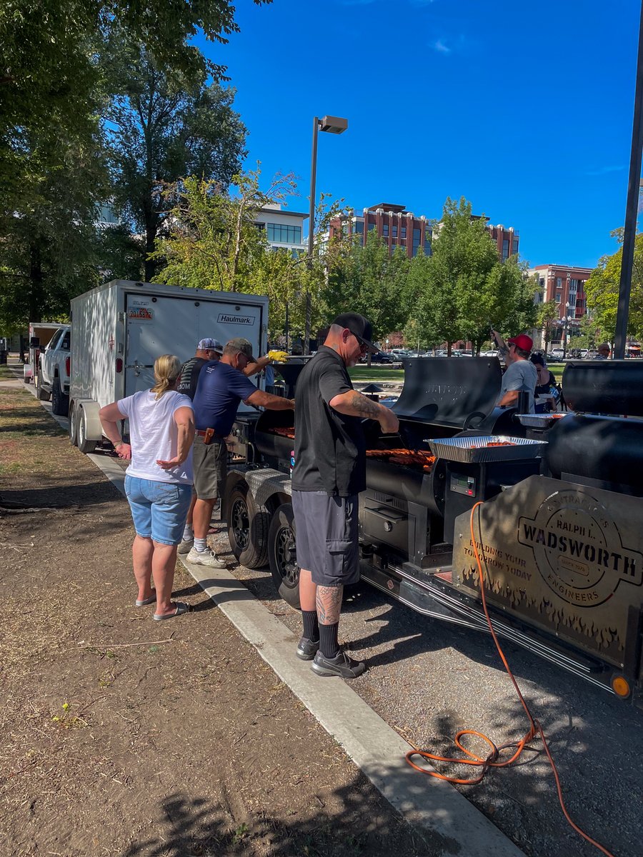rlwconstruction's tweet photo. Throwback to Pioneer Day 2022, when RLW employees served up hot dogs and smiles in the community 🌭

Service doesn't always have to be big to make a difference; it's all about showing up and giving back.

#CommunityService #GiveBack #RLWRocks #TheLegacyContinues https://t.co/GvWFmSXW2N